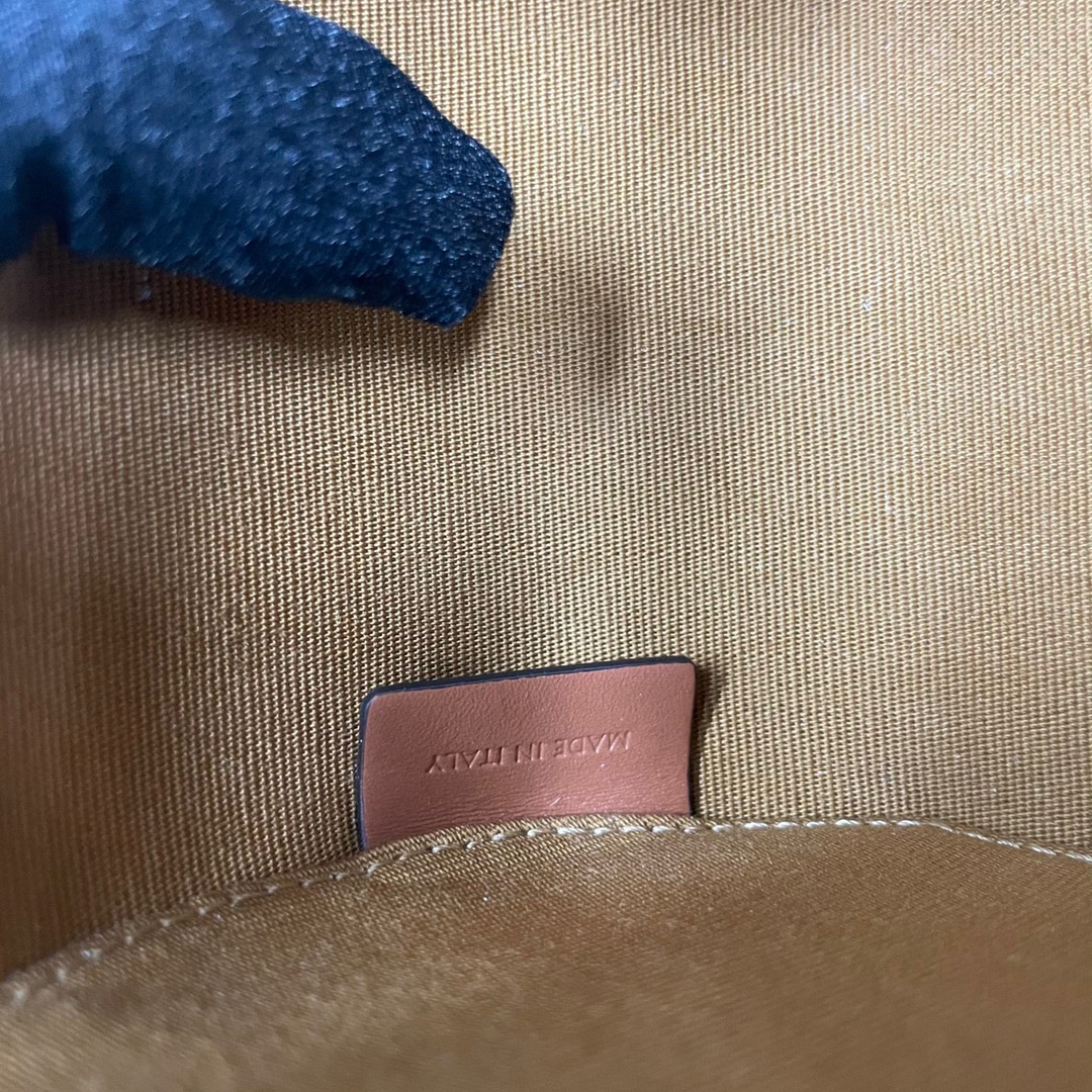 1:1 Replica Celine Small Round Box Triomphe In Triomphe Canvas Tan For Women 4.5in/11.5cm - Image 7