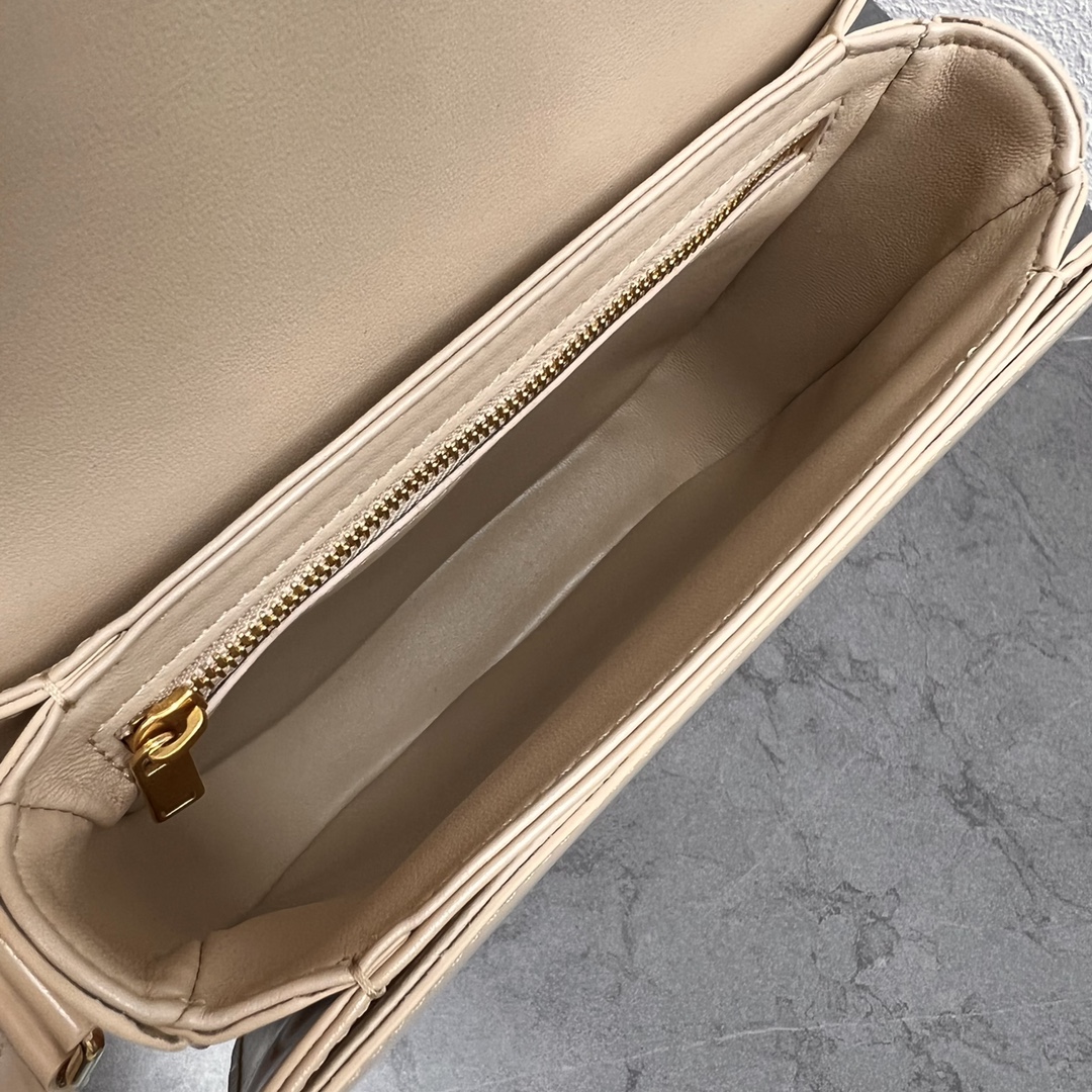 1:1 Replica Celine Teen Besace Triomphe Safari For Women 4in/10cm 110413BF4.03SA - Image 6