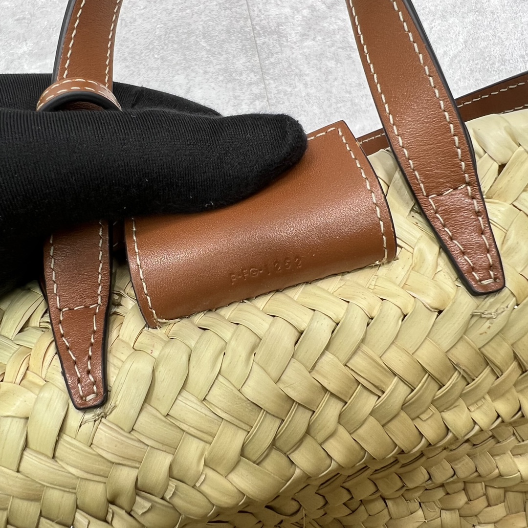 1:1 Replica Celine Teen Triomphe Classic Pannier Tote Tan For Women 8in/20cm - Image 4