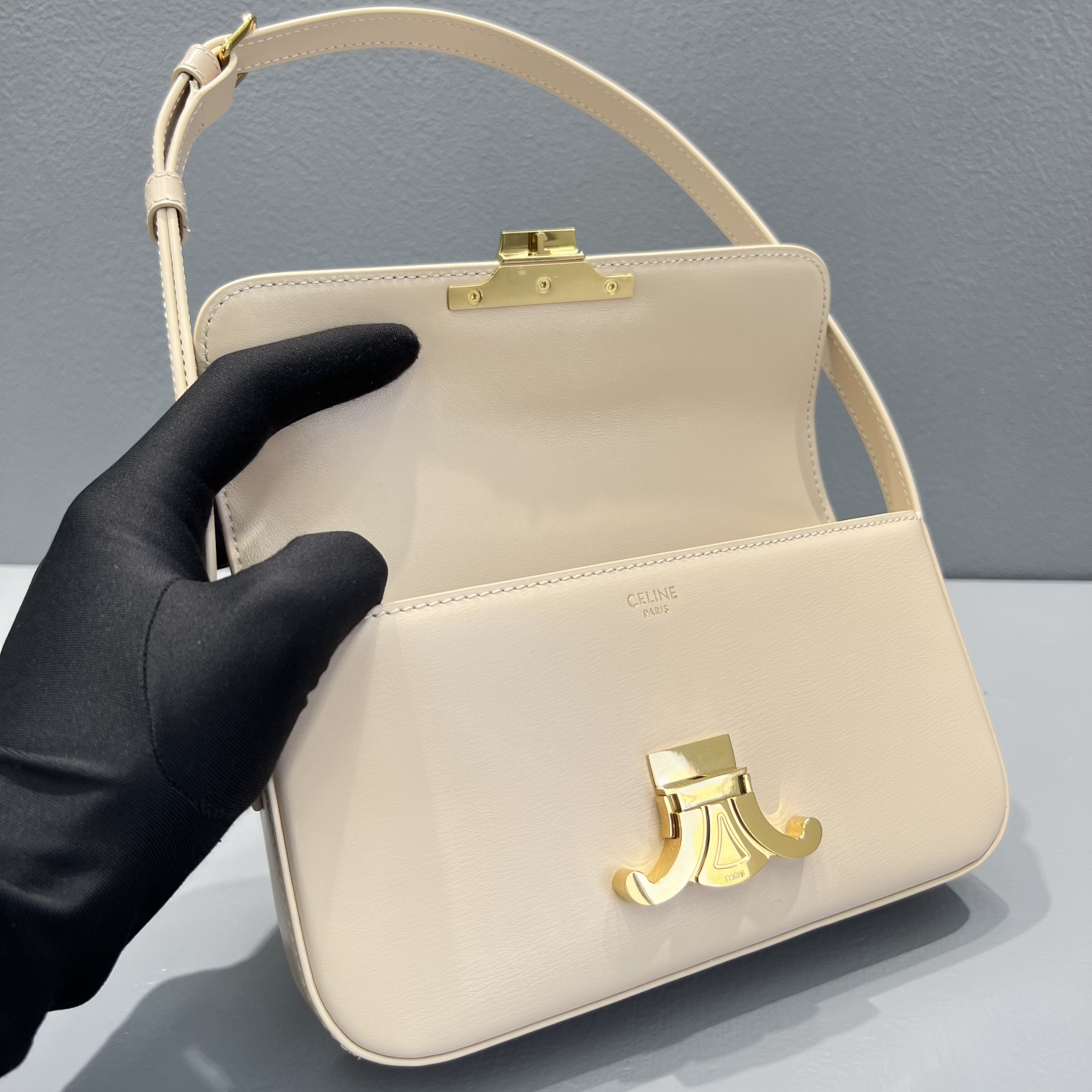 1:1 Replica Celine Triomphe Shoulder Bag Beige For Women 8in/20.5cm - Image 4