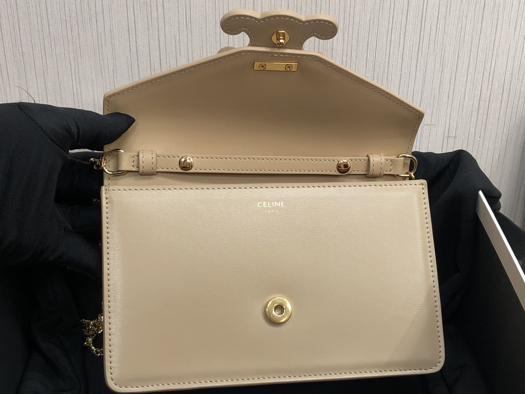 1:1 Replica Celine Wallet On Chain Triomphe Beige For Women 7in/19cm - Image 8