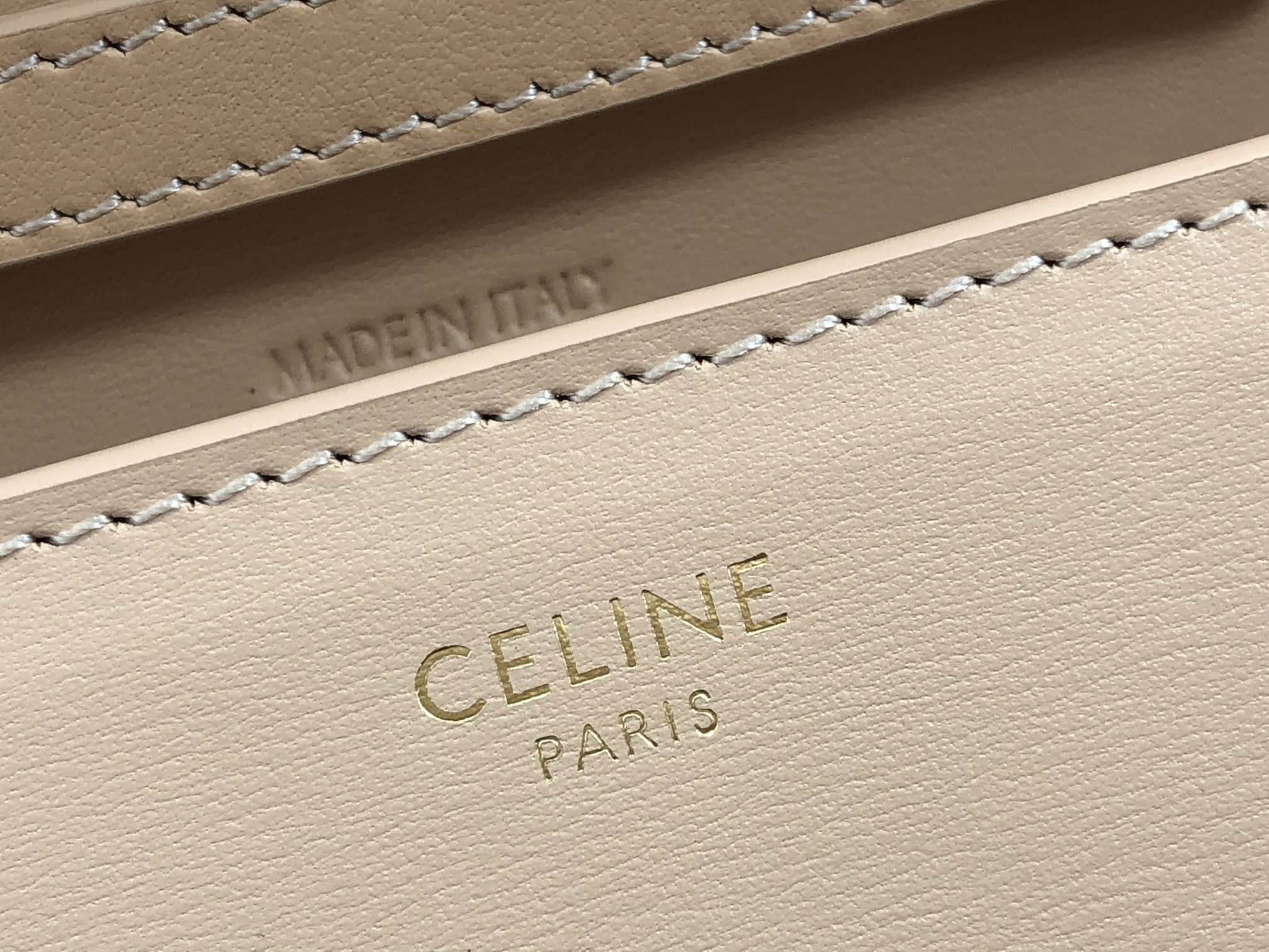 1:1 Replica Celine Wallet On Chain Triomphe Beige For Women 7in/19cm - Image 3