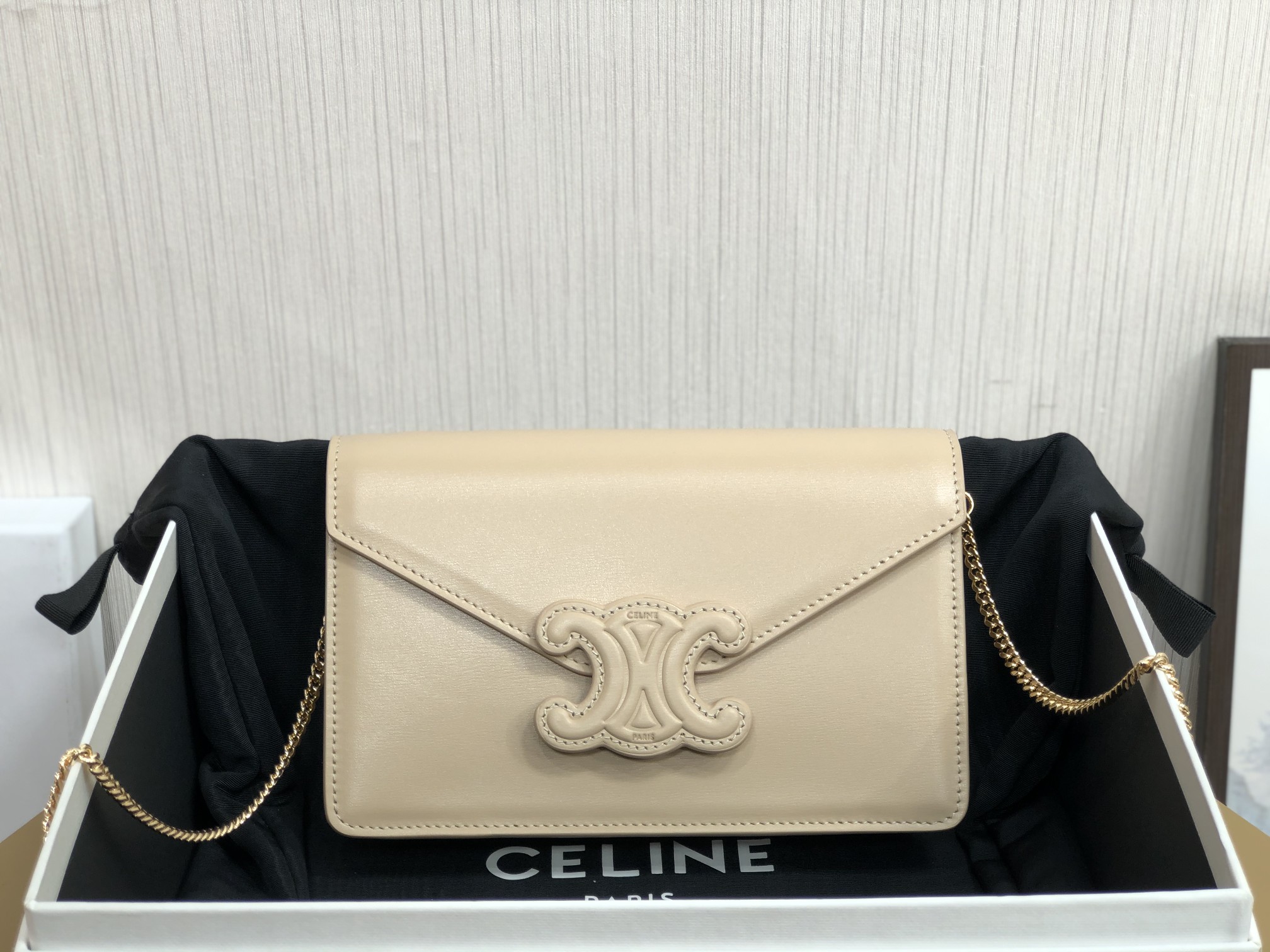 1:1 Replica Celine Wallet On Chain Triomphe Beige For Women 7in/19cm