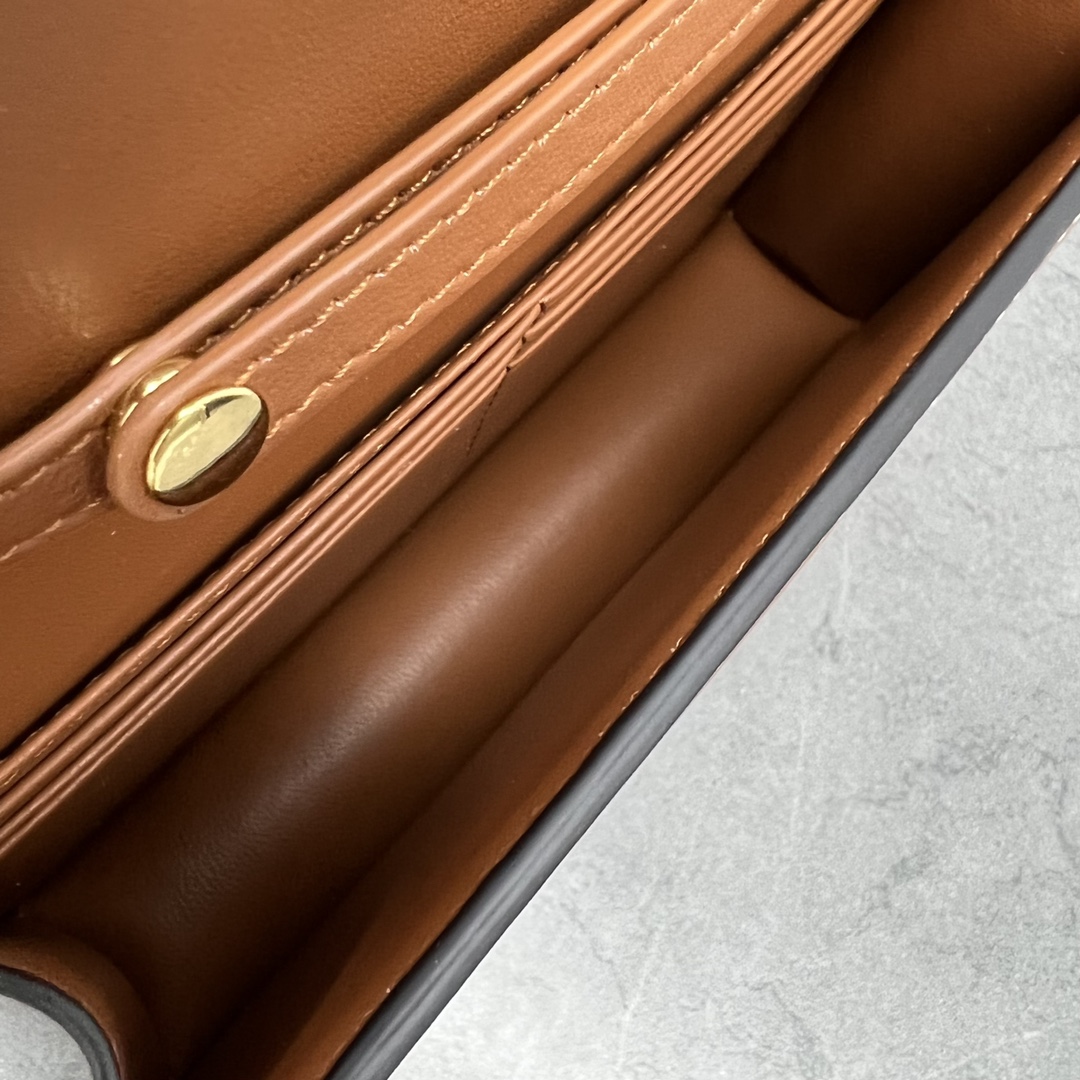 1:1 Replica Celine Wallet On Chain Triomphe In Textile Natural / Tan For Women 7in/19cm 10J972DB2.02NT - Image 8