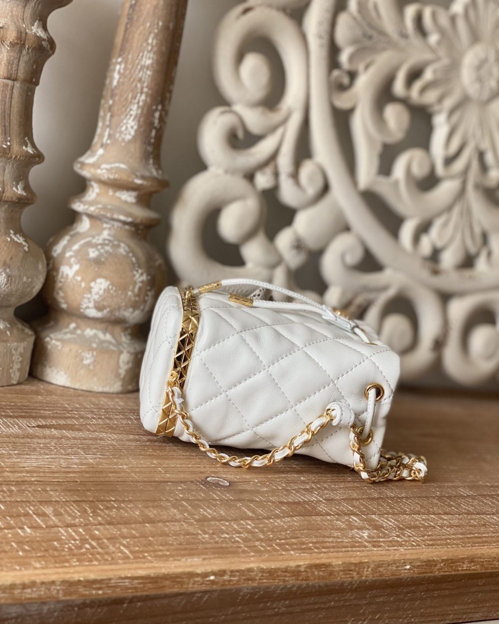 [REP 1:1] Chain Bucket Black/White For Women 5.5 in / 14 cm