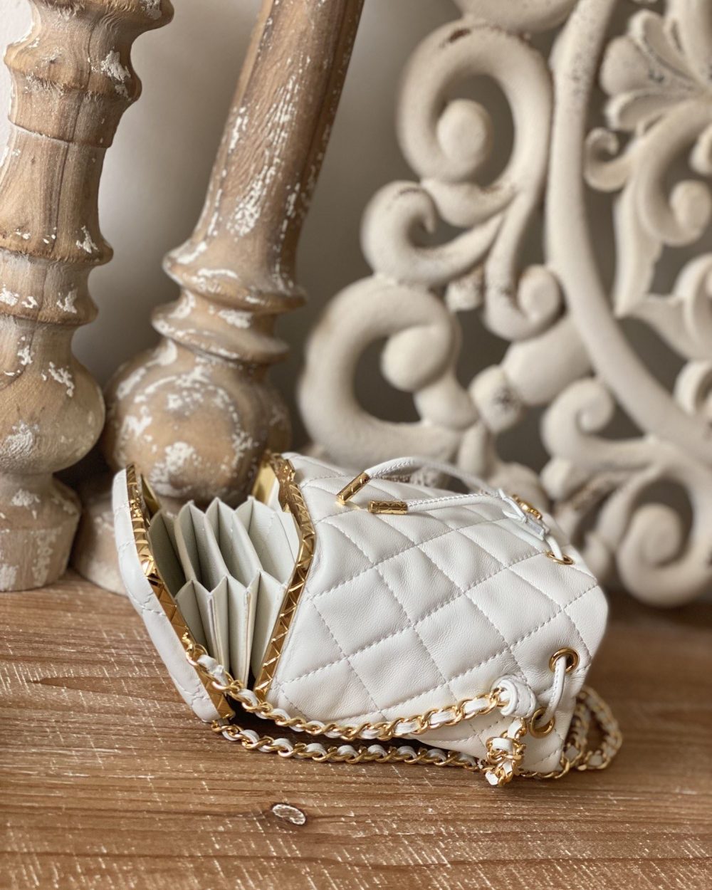 [REP 1:1] Chain Bucket Black/White For Women 5.5 in / 14 cm