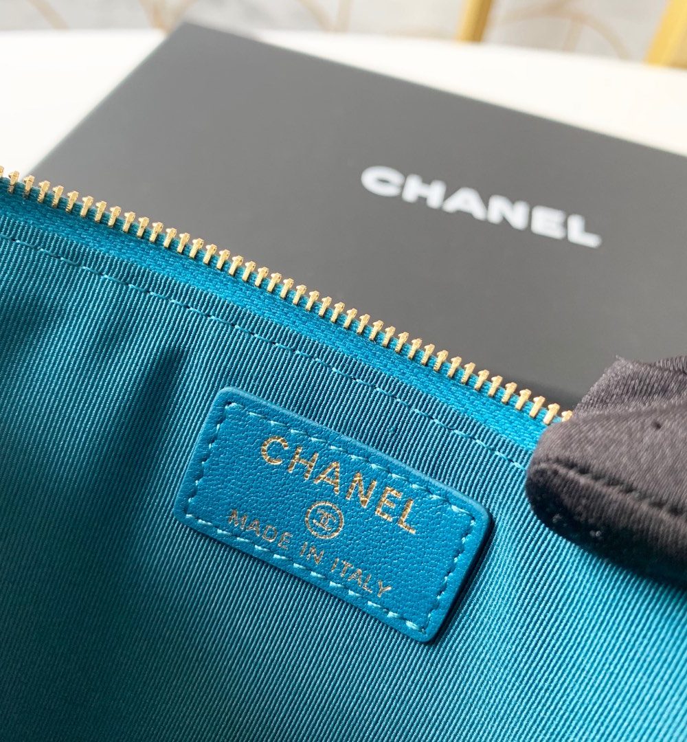 1:1 Replica Chanel 19 Matelasse Phone and Card Case Blue Bag For Women 19cm/7.5in