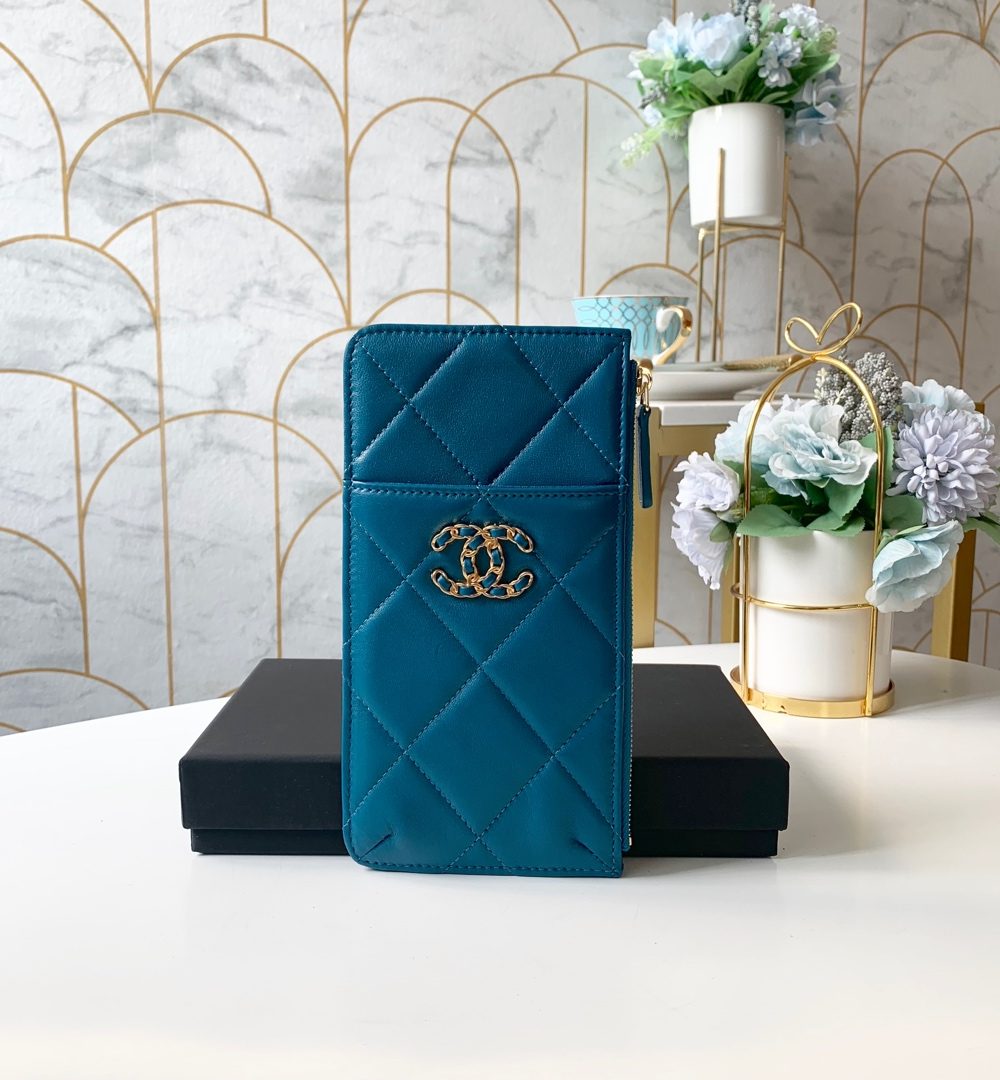 1:1 Replica Chanel 19 Matelasse Phone and Card Case Blue Bag For Women 19cm/7.5in