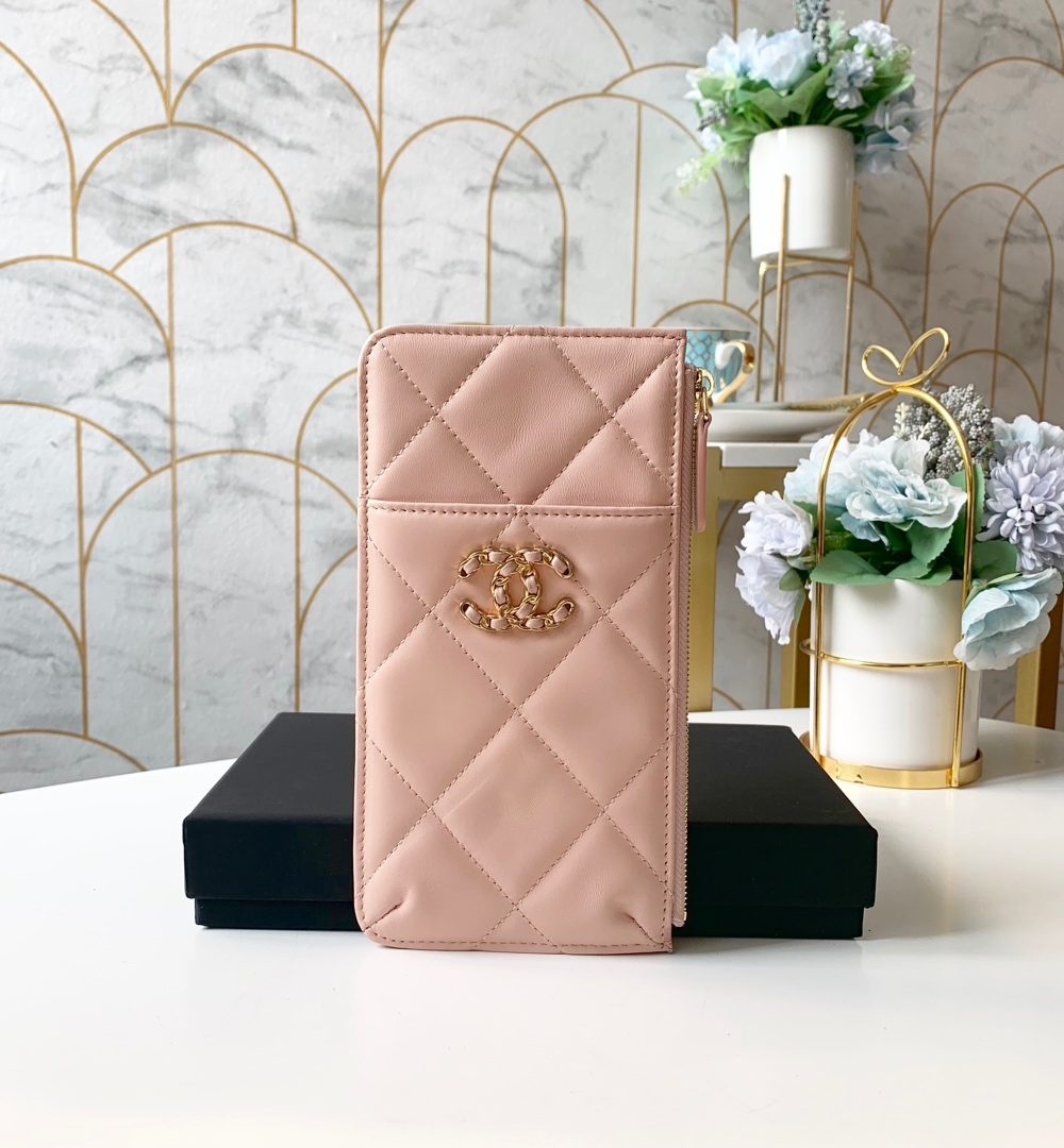 1:1 Replica Chanel 19 Matelasse Phone and Card Case Pink Bag For Women 19cm/7.5in