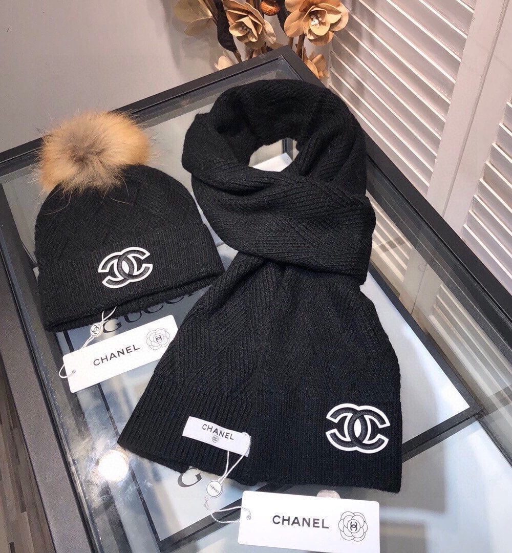 Chanel Beanie & Scarf Set In Black 