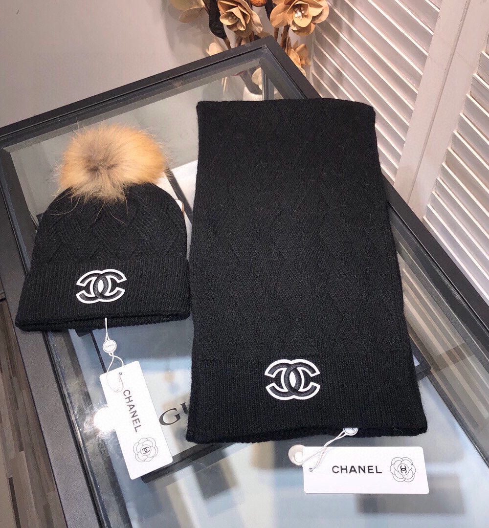Chanel Beanie & Scarf Set In Black 