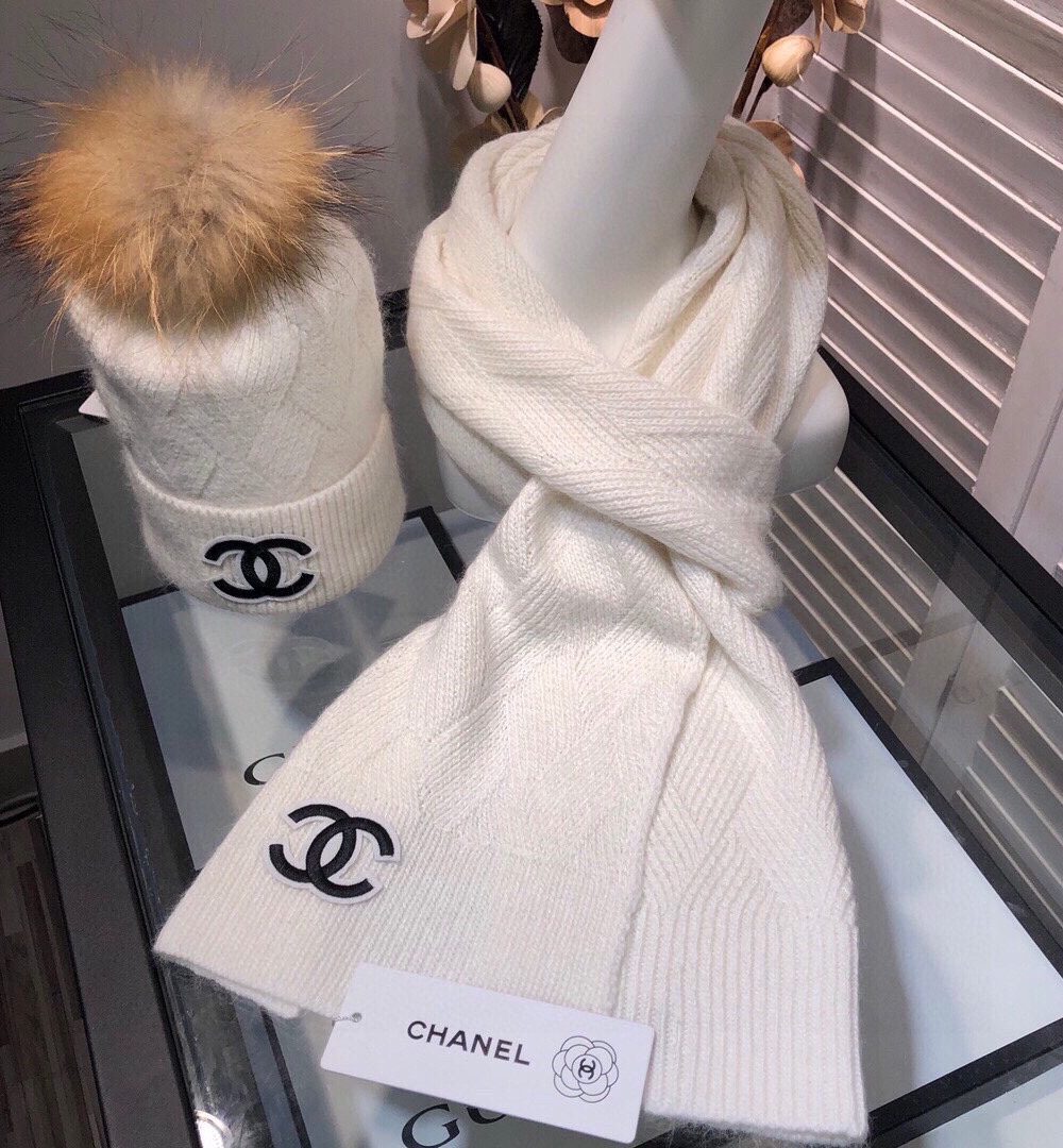 Chanel Beanie & Scarf Set In White 