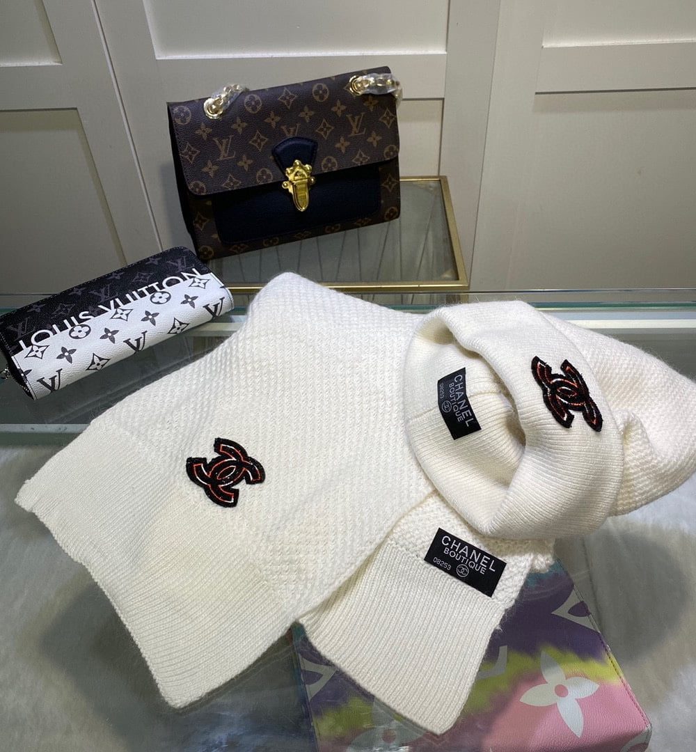 Chanel Beanie & Scarf Set In White 
