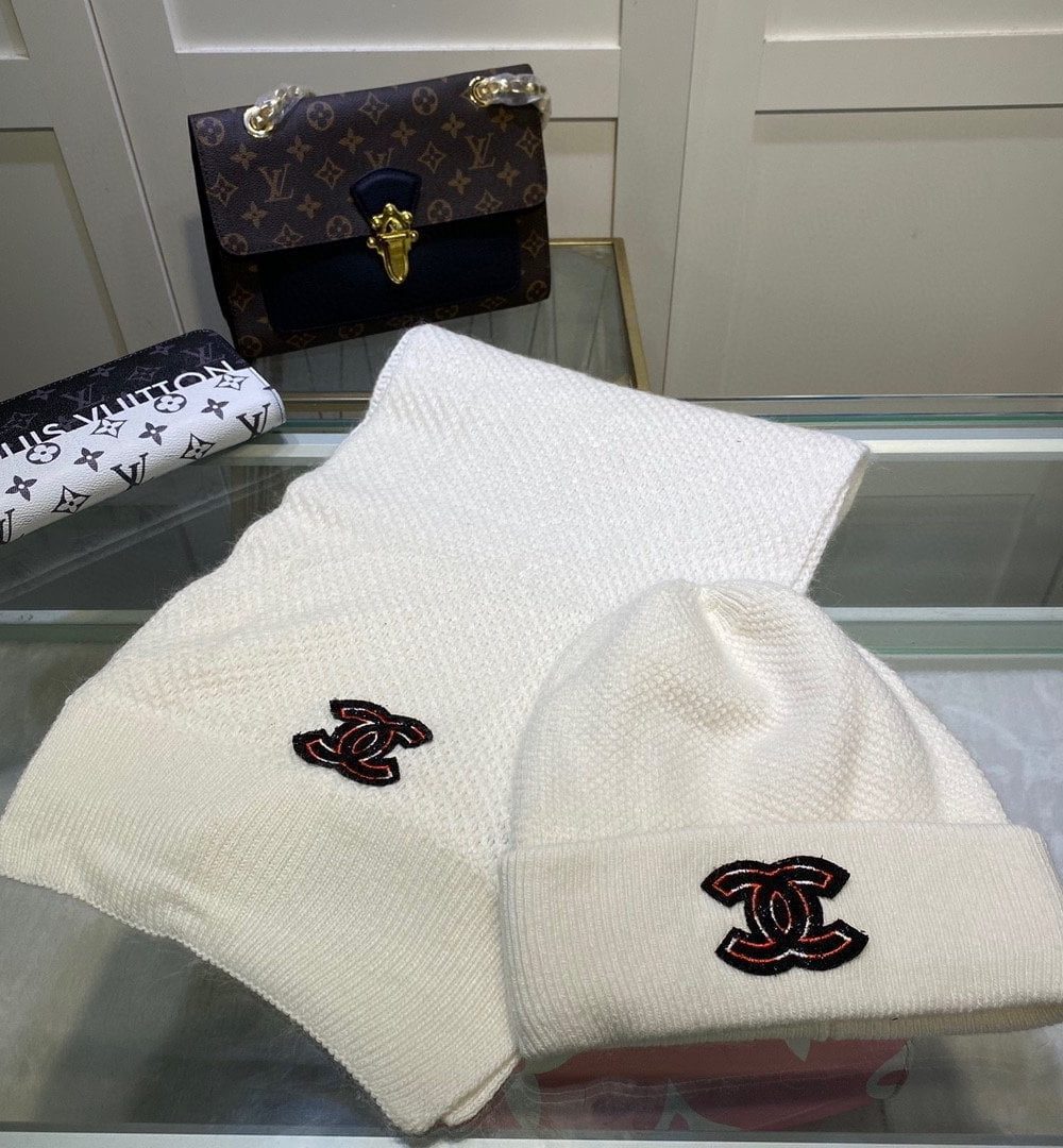 Chanel Beanie & Scarf Set In White 