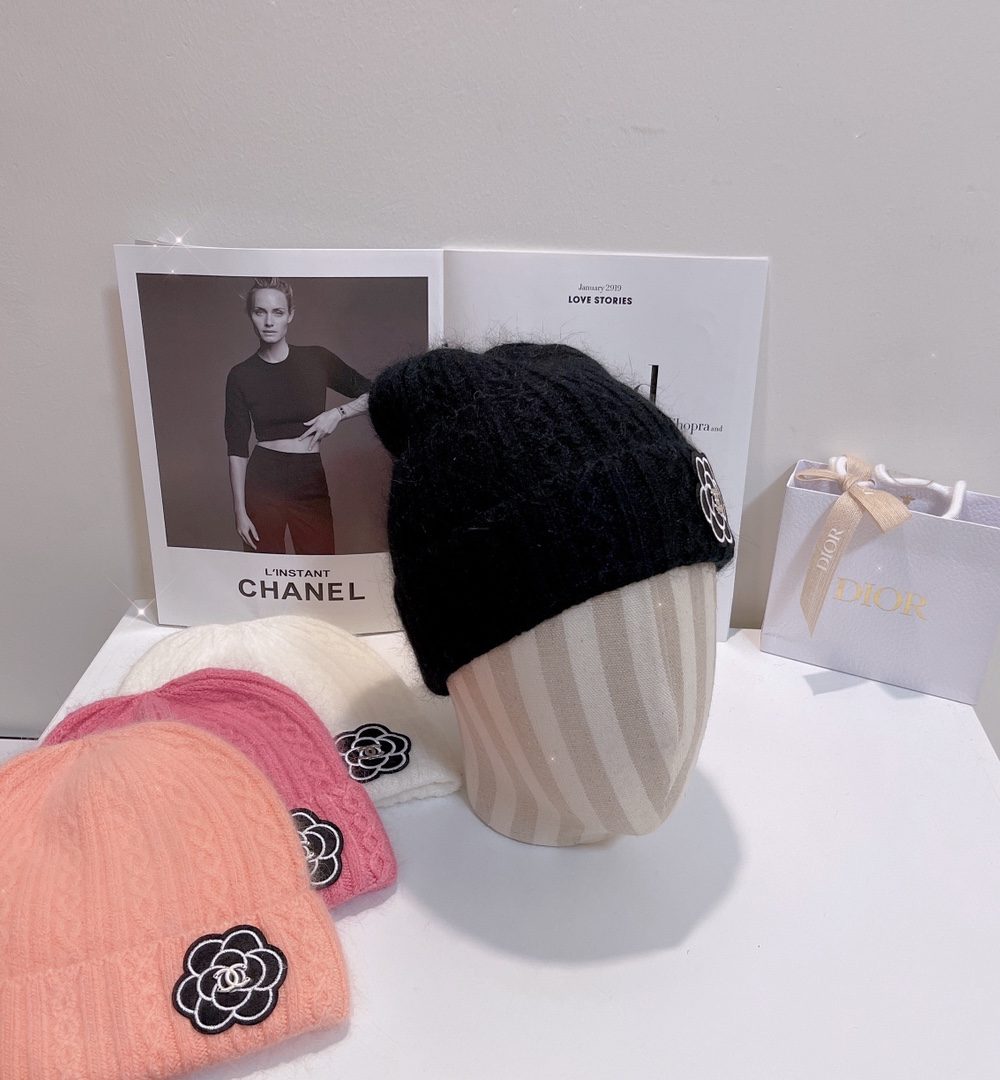 Chanel Beanie Black