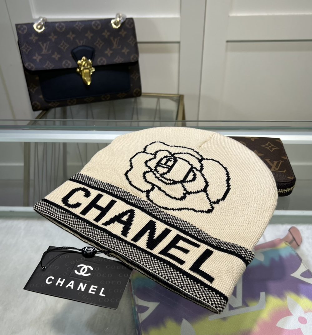 Chanel Beanie In Beige