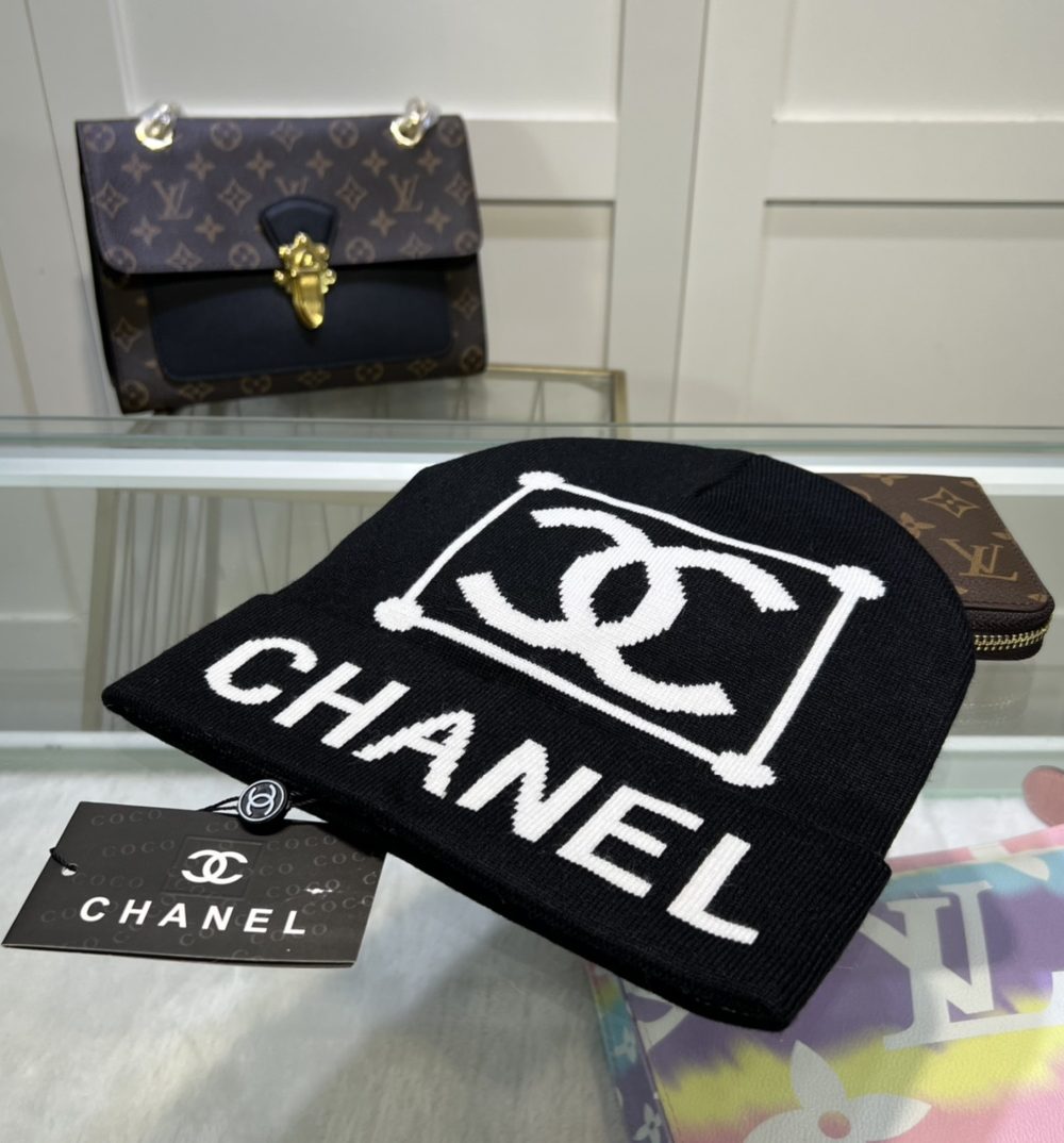Chanel Beanie In Black