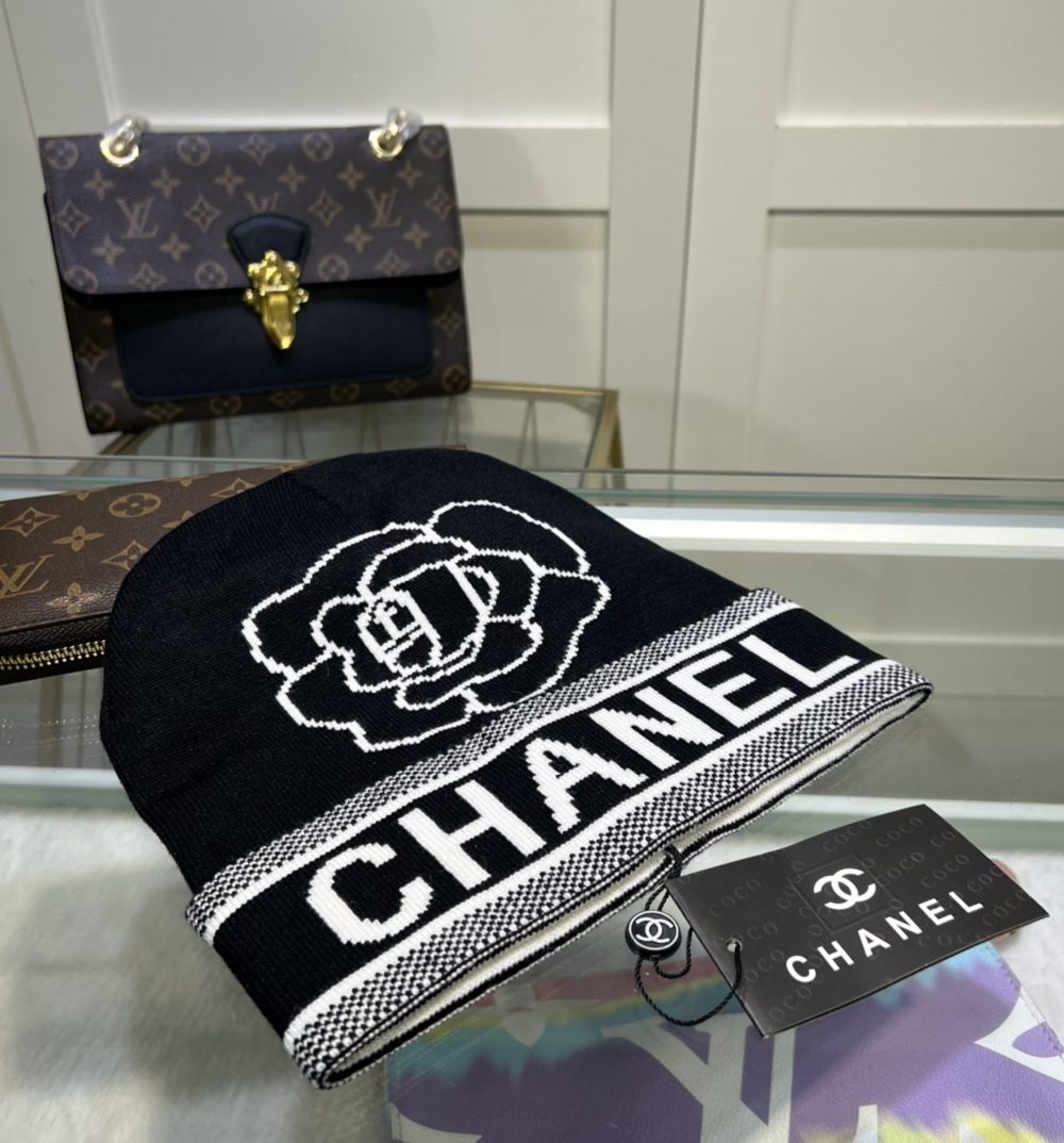 Chanel Beanie In Black