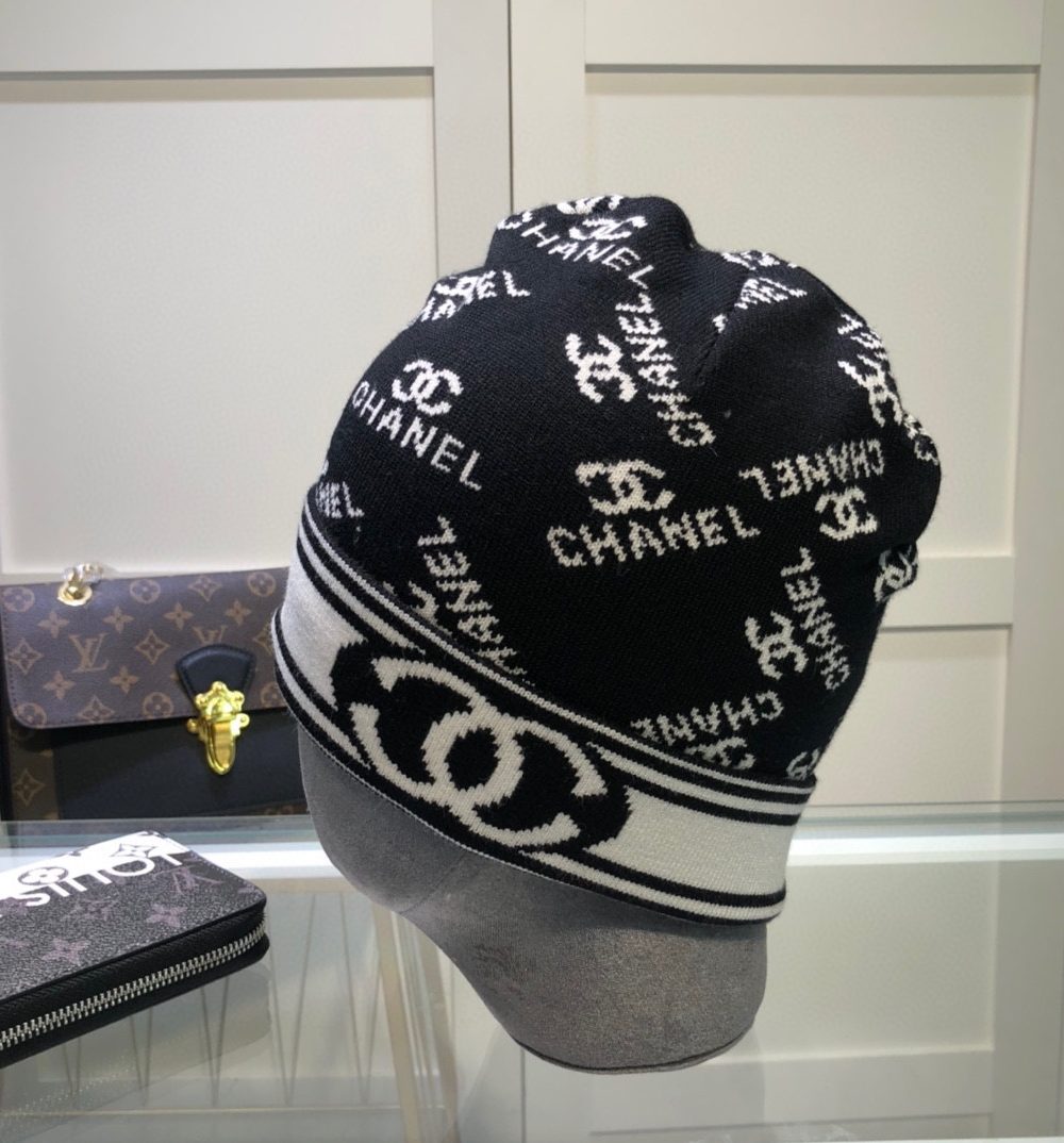 Chanel Beanie In Black