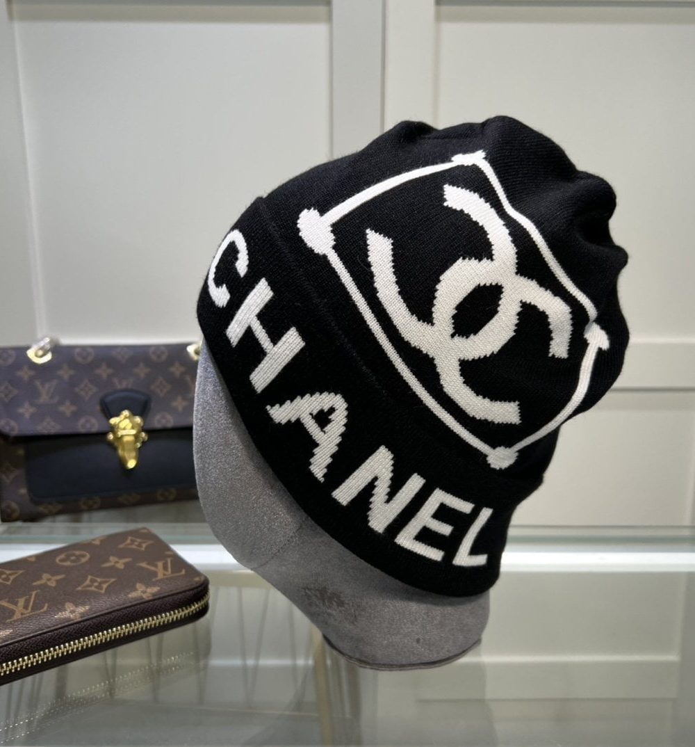 Chanel Beanie In Black