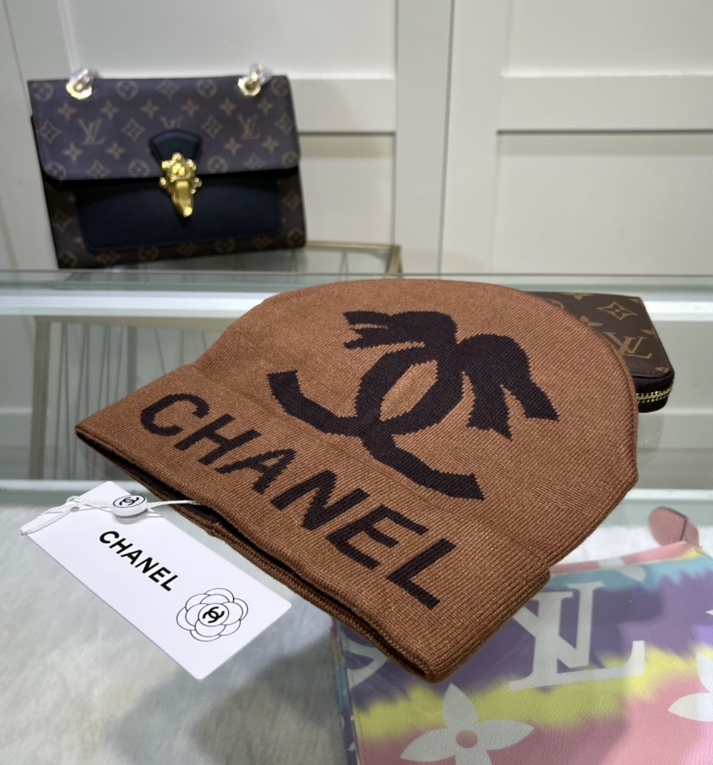 Chanel Beanie In Brown