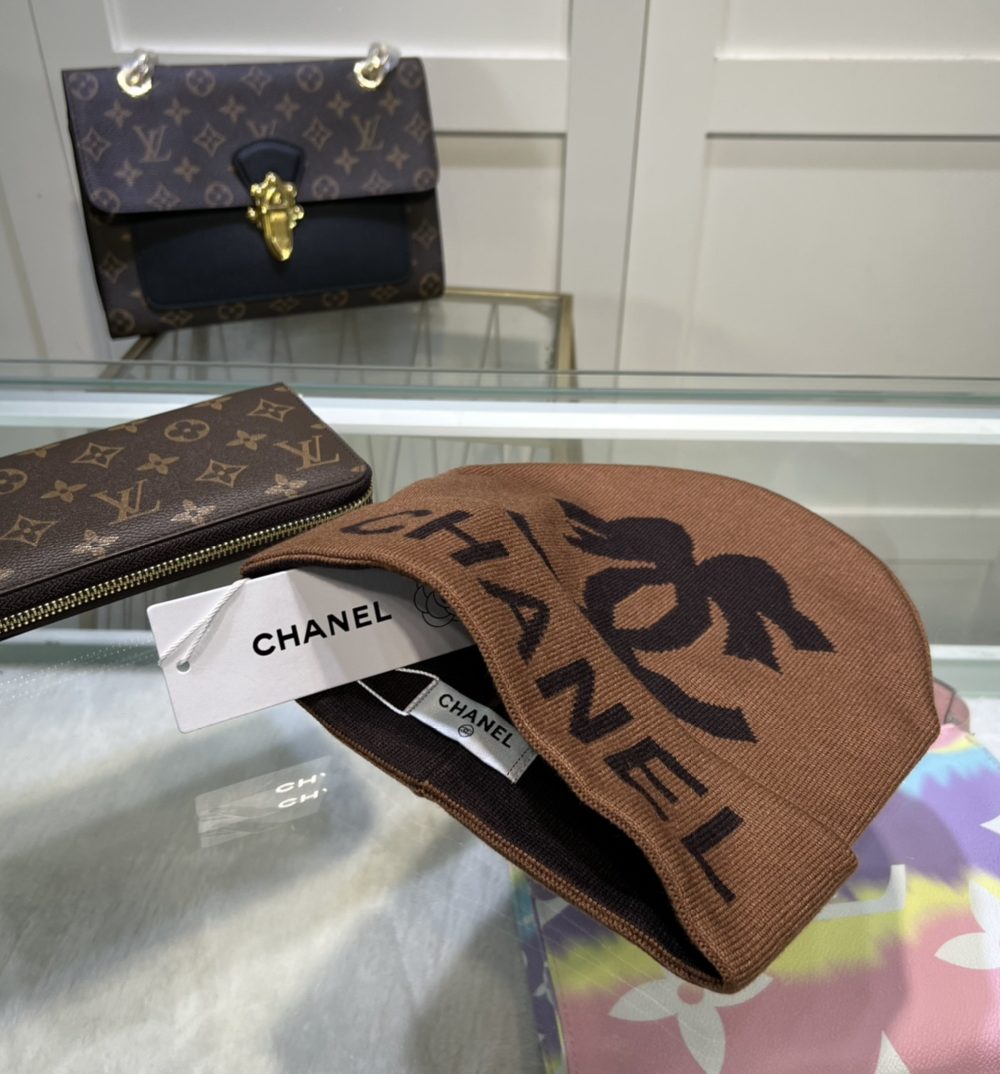 Chanel Beanie In Brown