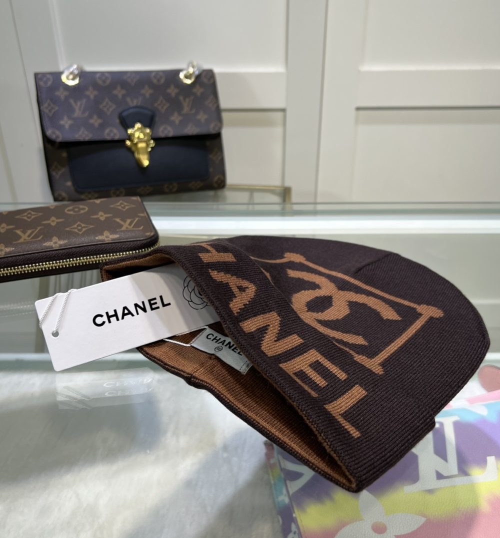 Chanel Beanie In Brown
