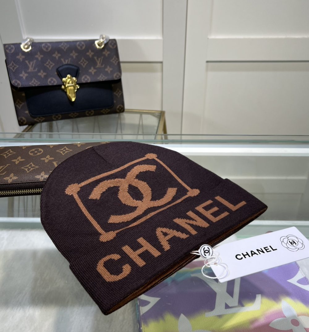 Chanel Beanie In Brown