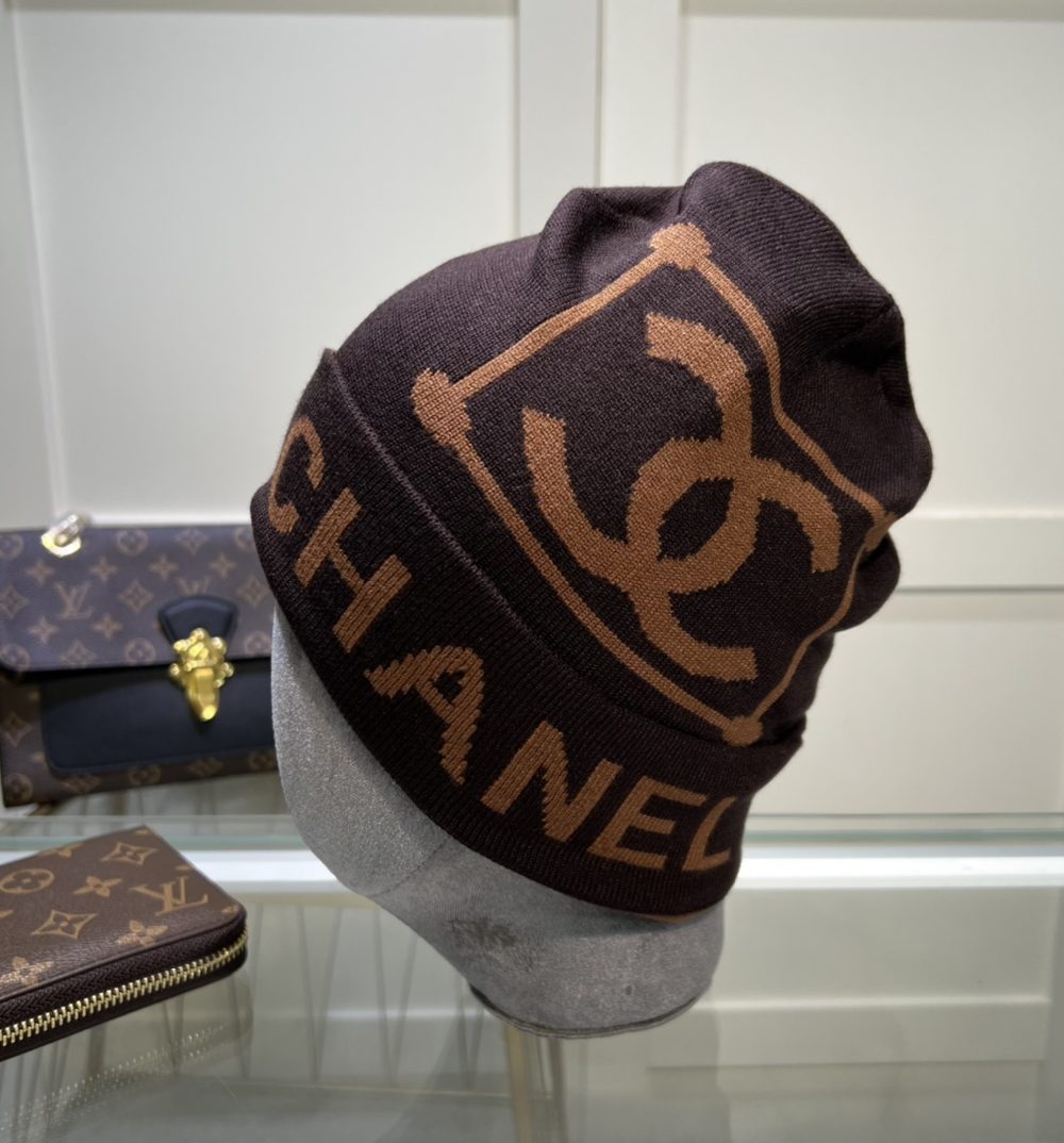 Chanel Beanie In Brown