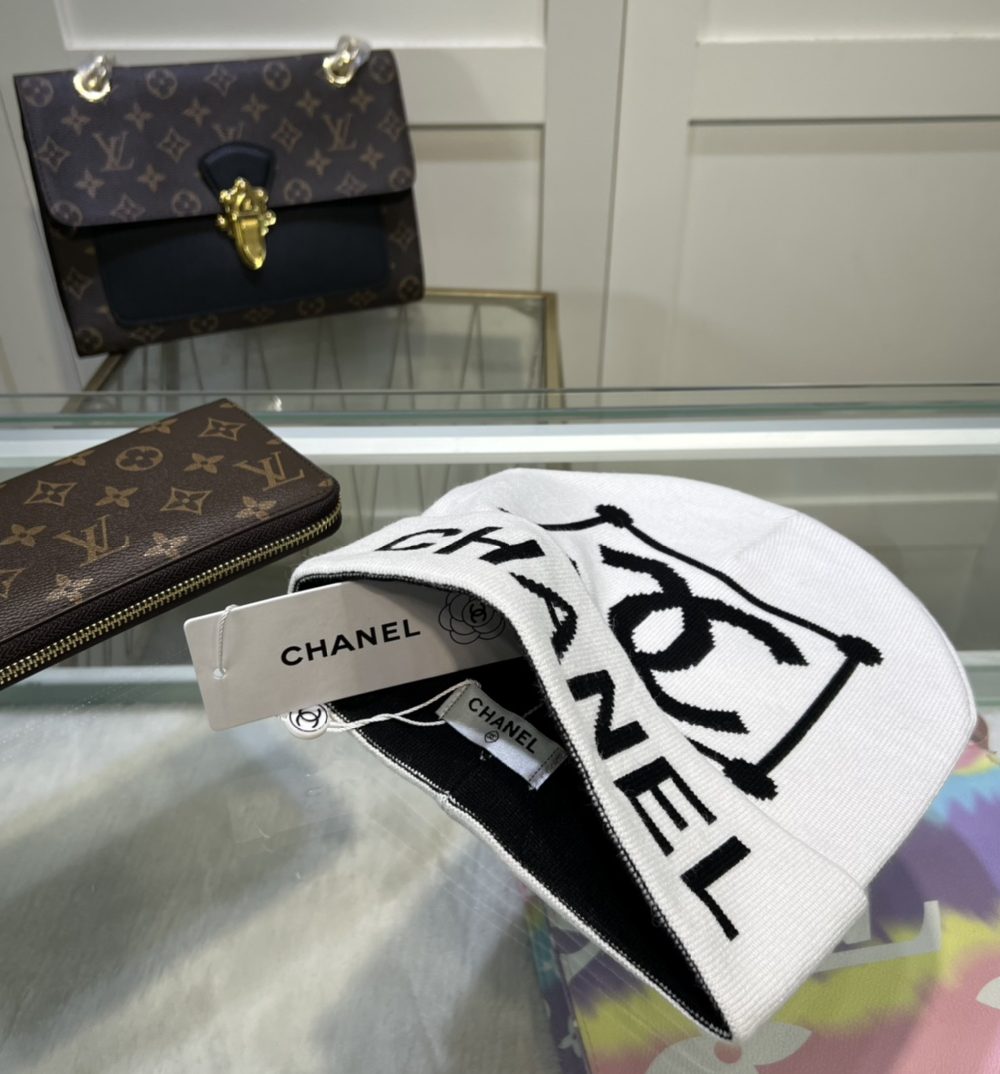 Chanel Beanie In White