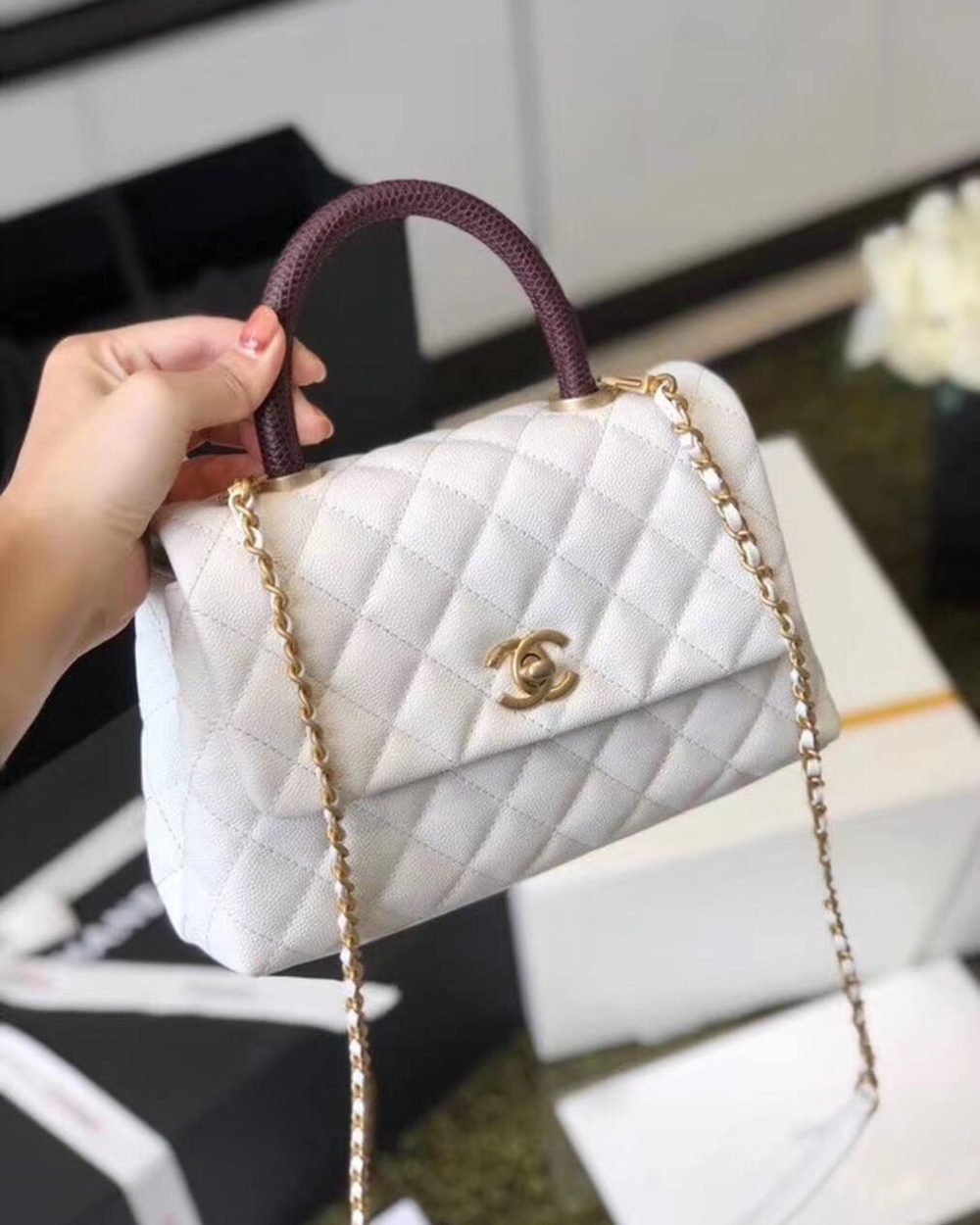 [REP 1:1] Chanel Coco Handle Quilted Lizard Handle Bag 24cm Caviar Leather Gold Hardware Spring/Summer Act 1 Collection, White