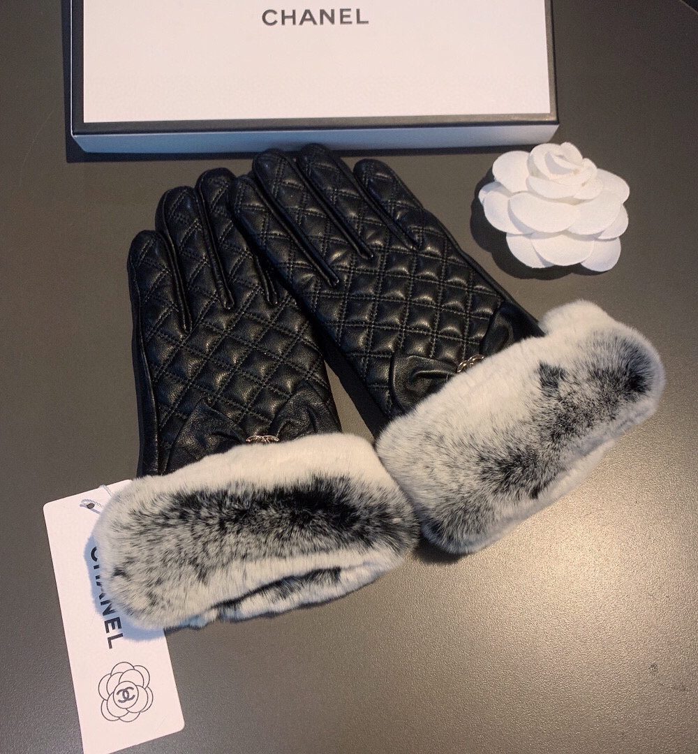 Chanel Gloves In Black