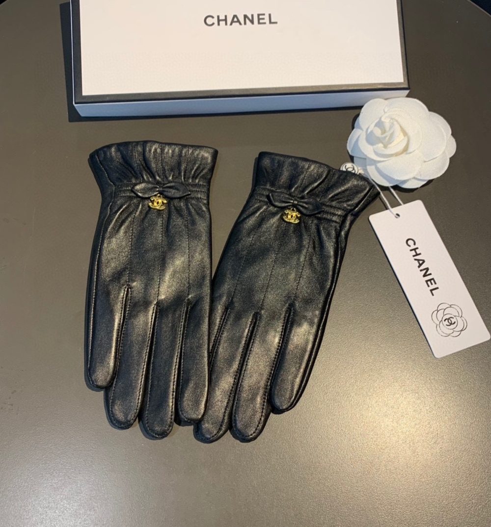 Chanel Gloves In Black