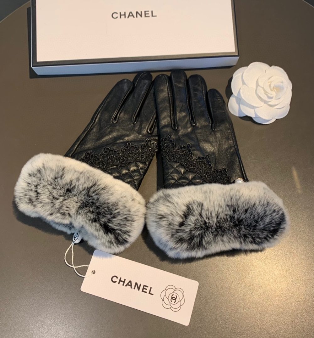 Chanel Gloves In Black