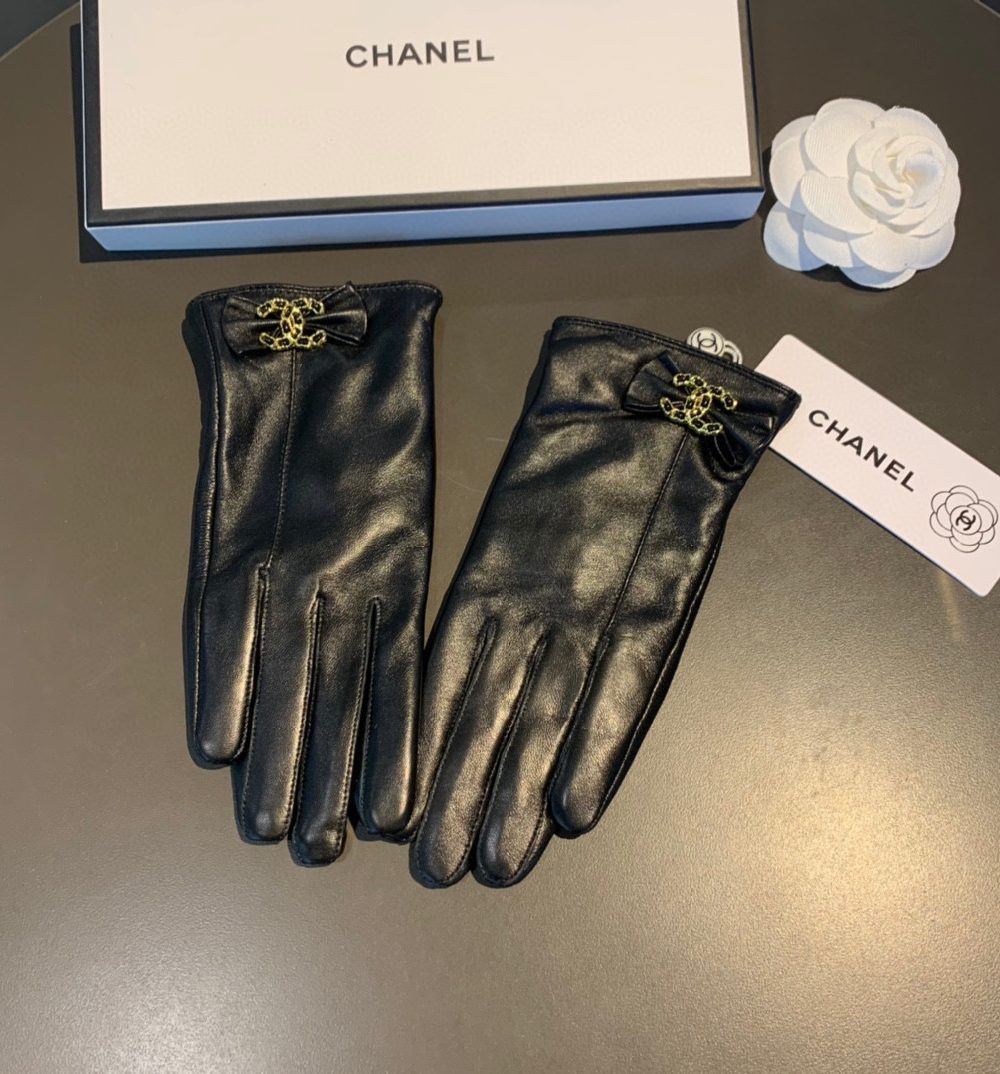 Chanel Gloves In Black