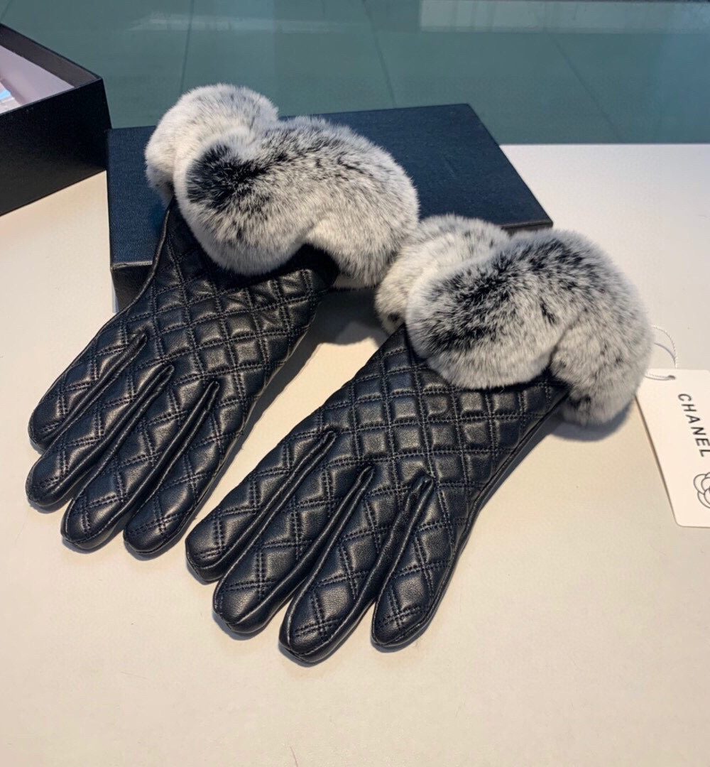 Chanel Gloves In Black