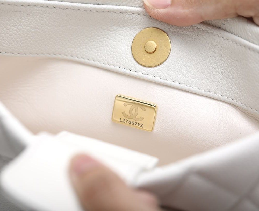 [REP 1:1] Chanel HoBo Heart Adjustment Buckle White For Women 18cm / 7.1in