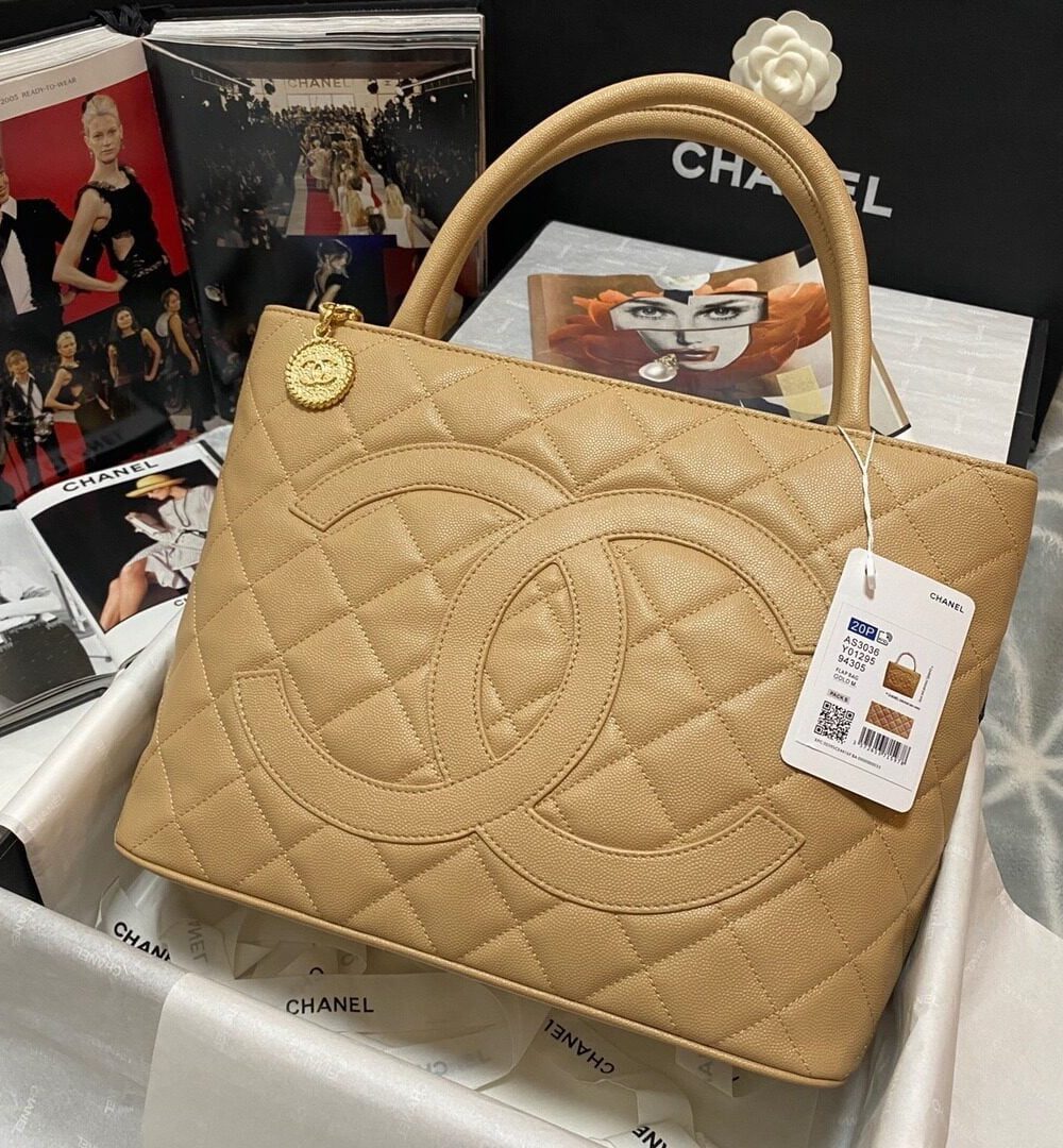 [REP 1:1] Chanel Medallion Tote Gold Hardware Caviar Yellow For Women, Women's Handbags, Shoulder Bags 11.8in/30cm
