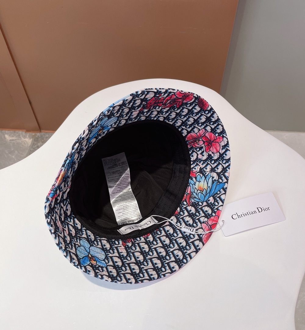 Christian Dior Bucket Hat Black/White Hat