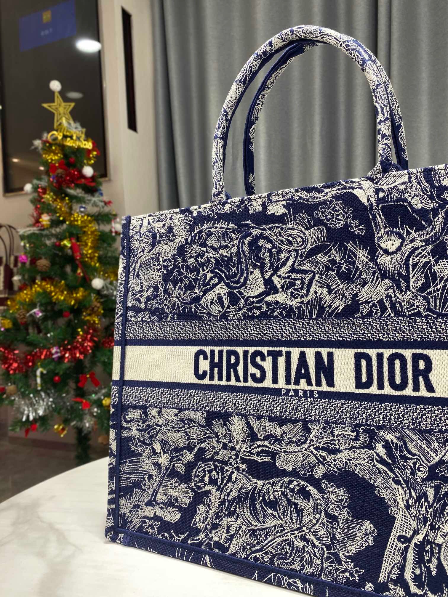 1:1 Replica Christian Dior Large Dior Book Tote Blue Multicolor, For Women, Women’s Handbags 16.5in/42cm CD M1286ZRGO_M928 - Image 5