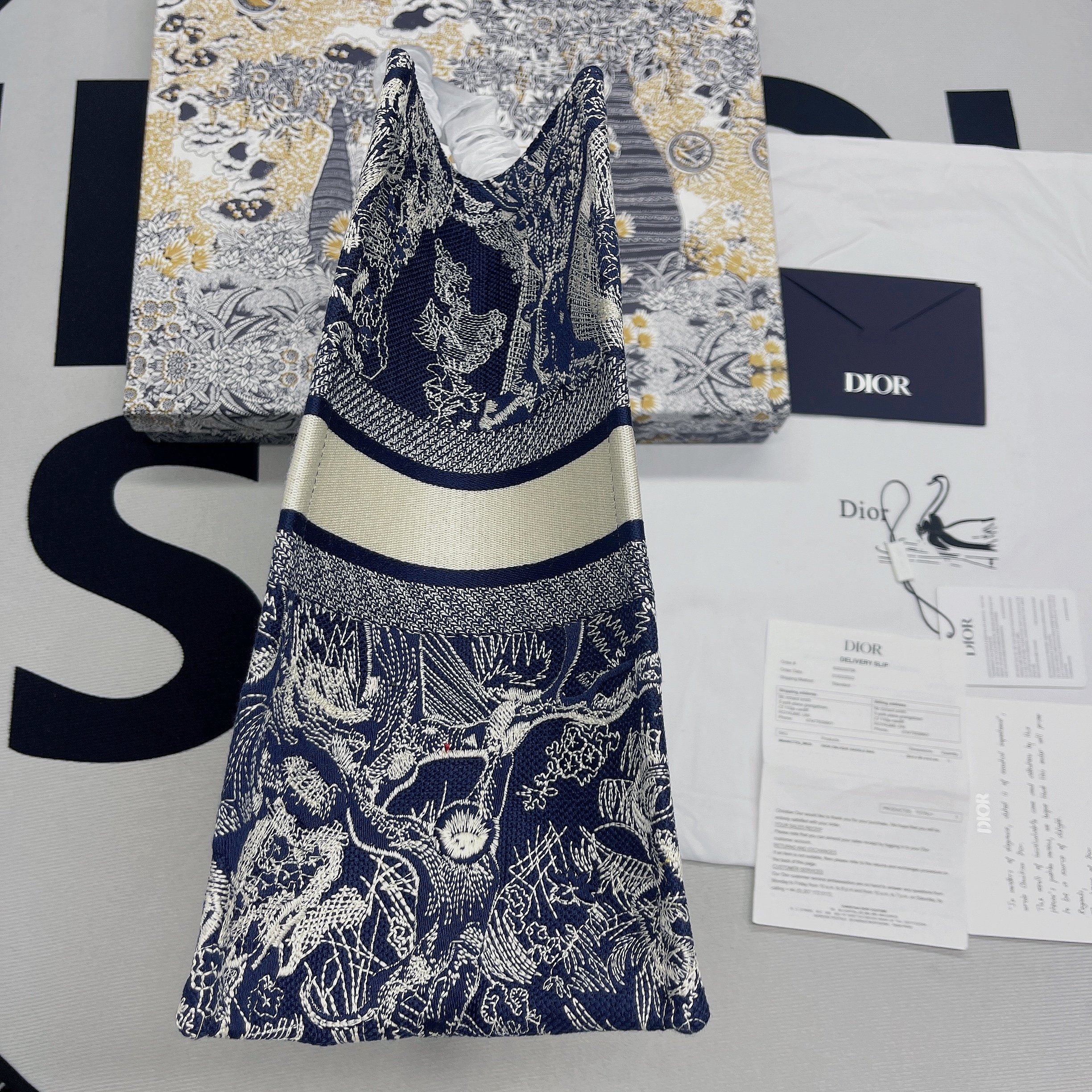 1:1 Replica Christian Dior Large Dior Book Tote Blue Multicolor, For Women, Women’s Handbags 16.5in/42cm CD M1286ZRGO_M928 - Image 6