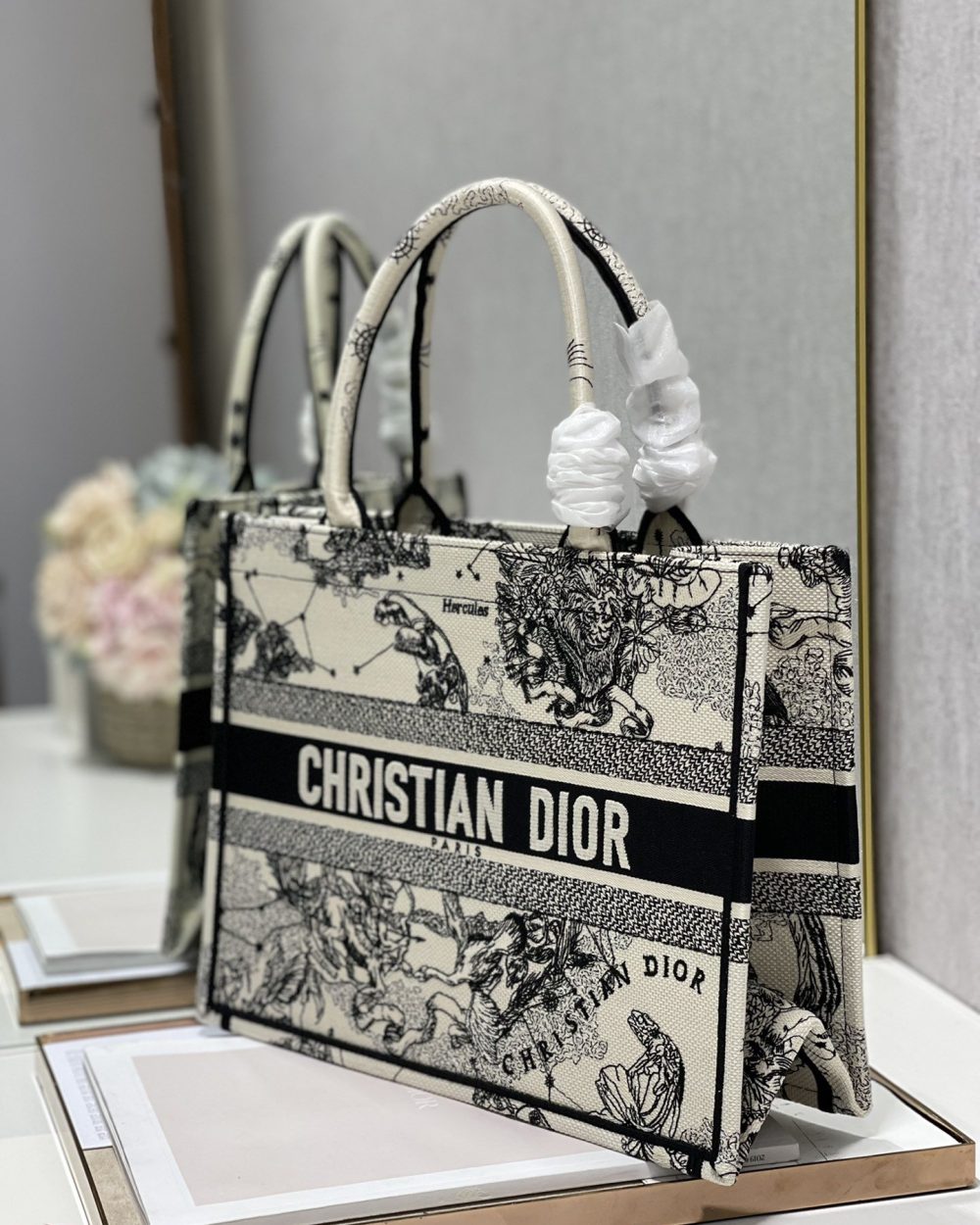1:1 Replica Christian Dior Medium Dior Book Tote Bag, Black/White, For Women Women’s Handbags, Shoulder Bags, 36cm CD M1296ZRHZ_M941