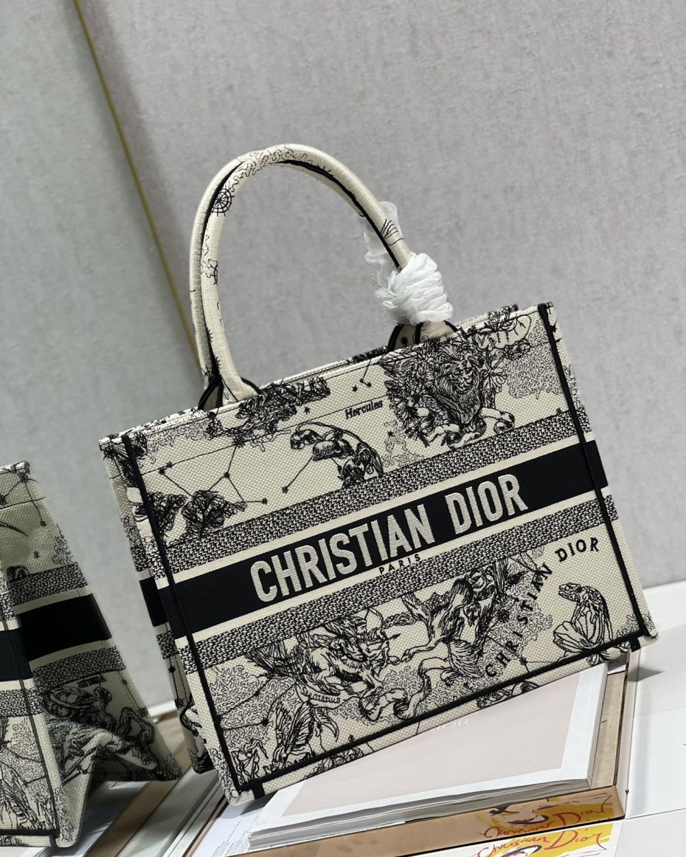 1:1 Replica Christian Dior Medium Dior Book Tote Bag, Black/White, For Women Women’s Handbags, Shoulder Bags, 36cm CD M1296ZRHZ_M941