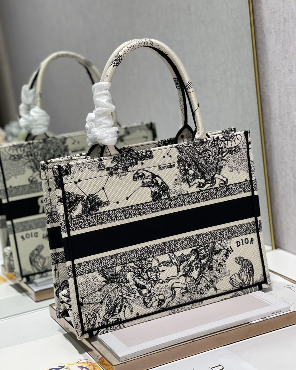 1:1 Replica Christian Dior Medium Dior Book Tote Bag, Black/White, For Women Women’s Handbags, Shoulder Bags, 36cm CD M1296ZRHZ_M941
