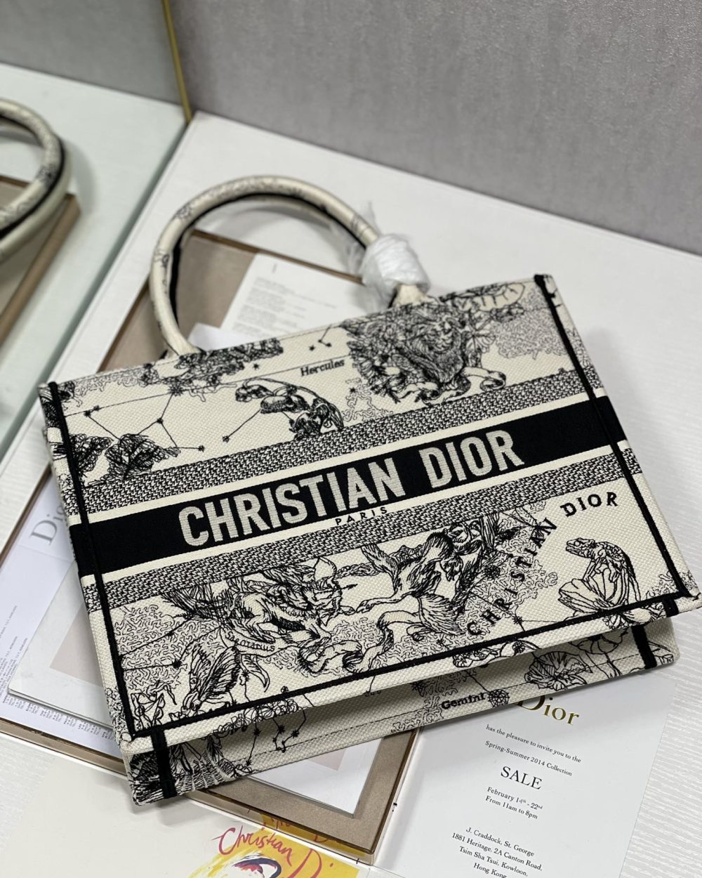 1:1 Replica Christian Dior Medium Dior Book Tote Bag, Black/White, For Women Women’s Handbags, Shoulder Bags, 36cm CD M1296ZRHZ_M941