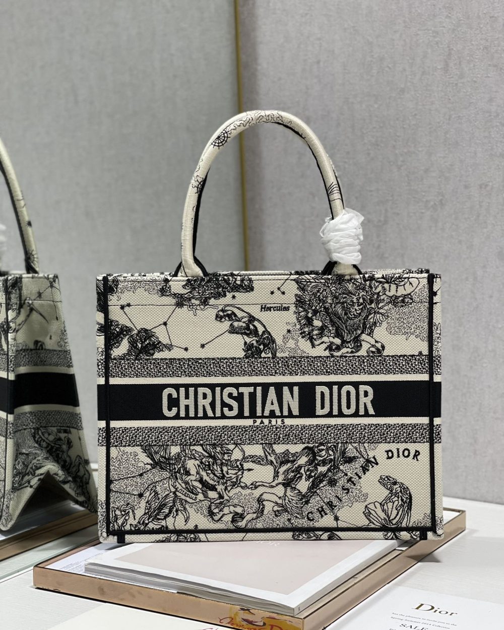 1:1 Replica Christian Dior Medium Dior Book Tote Bag, Black/White, For Women Women’s Handbags, Shoulder Bags, 36cm CD M1296ZRHZ_M941