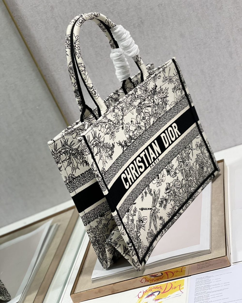 1:1 Replica Christian Dior Medium Dior Book Tote Blue Toile de Jouy Flowers Embroidery, Blue/White, For Women Women’s Handbags, Shoulder Bags, 36cm CD