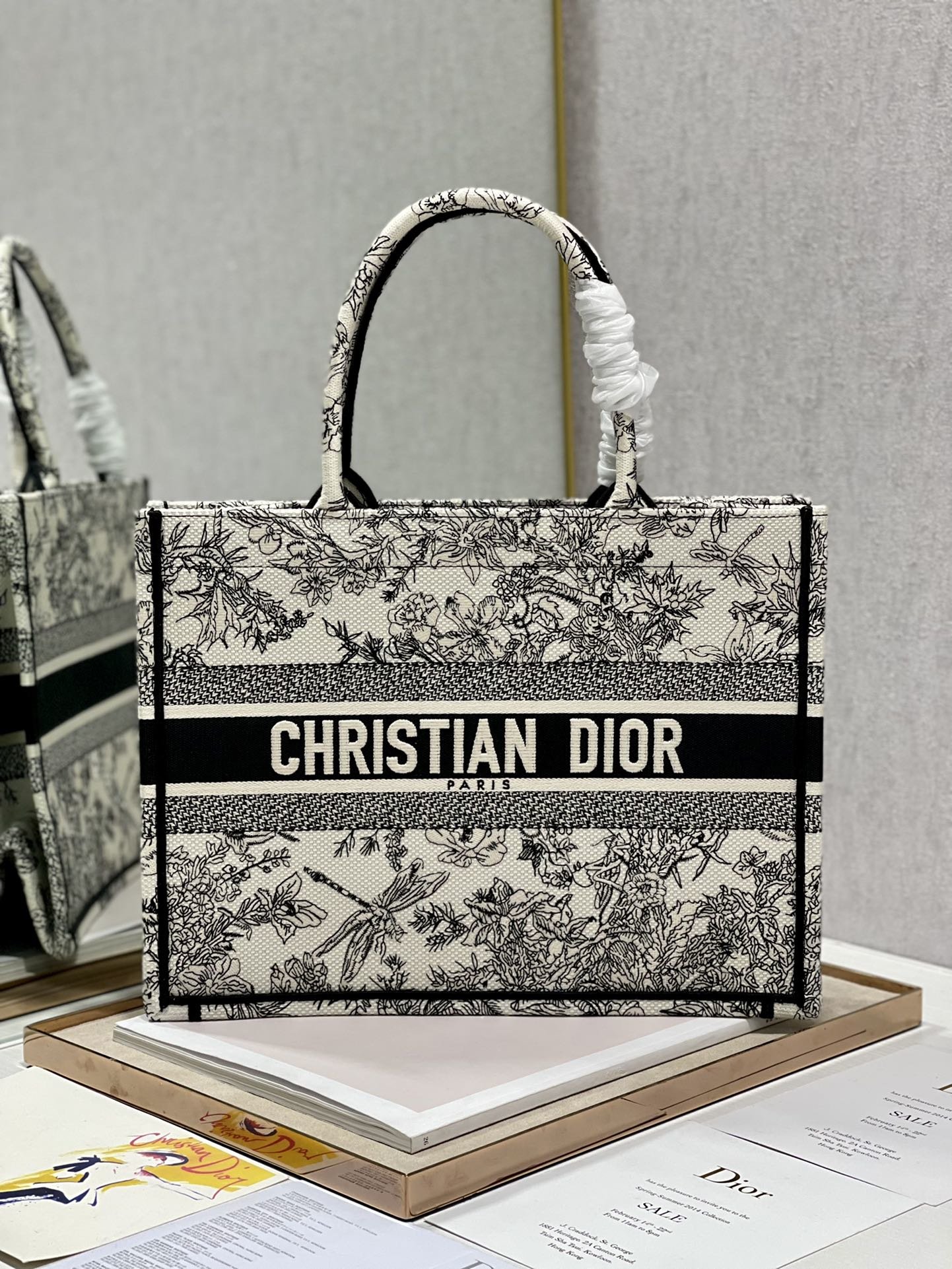 1:1 Replica Christian Dior Medium Dior Book Tote Blue Toile de Jouy Flowers Embroidery, Blue/White, For Women Women’s Handbags, Shoulder Bags, 36cm CD