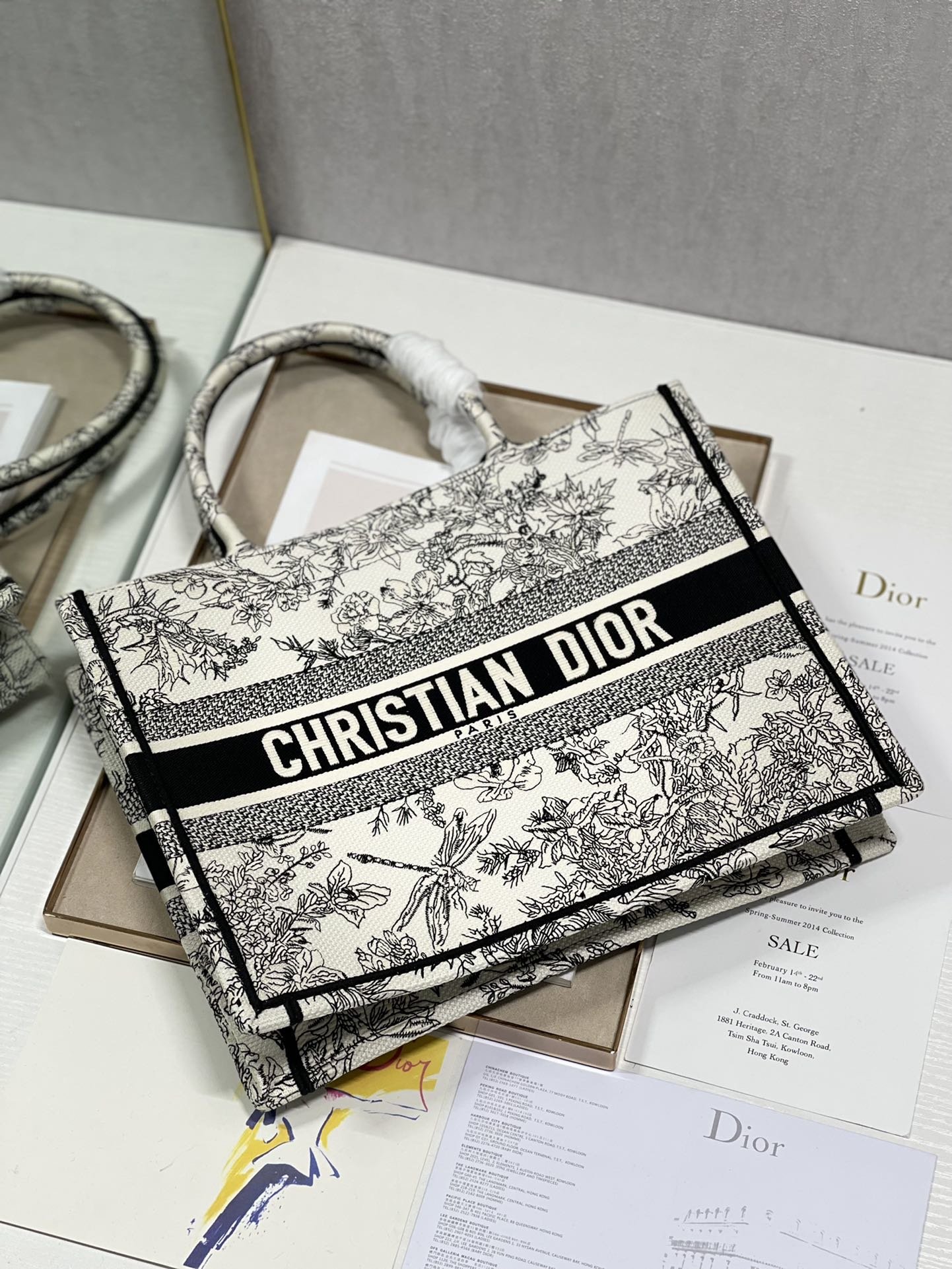 1:1 Replica Christian Dior Medium Dior Book Tote Blue Toile de Jouy Flowers Embroidery, Blue/White, For Women Women’s Handbags, Shoulder Bags, 36cm CD - Image 5