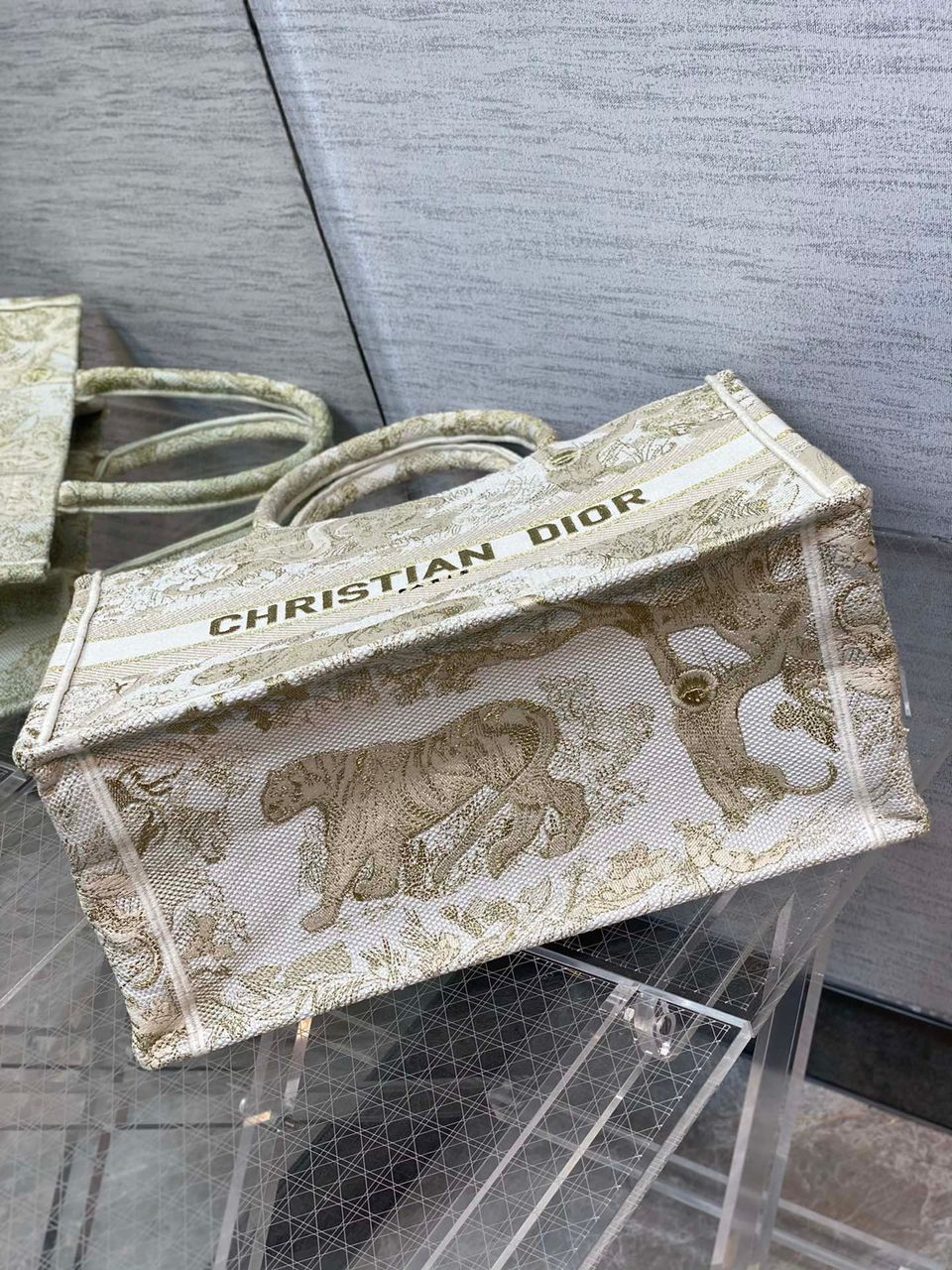 1:1 Replica Christian Dior Medium Dior Book Tote Gold-Tone Toile de Jouy Embroidery, Gold, For Women Women’s Handbags, 36cm CD M1296ZTQO_M01E - Image 8